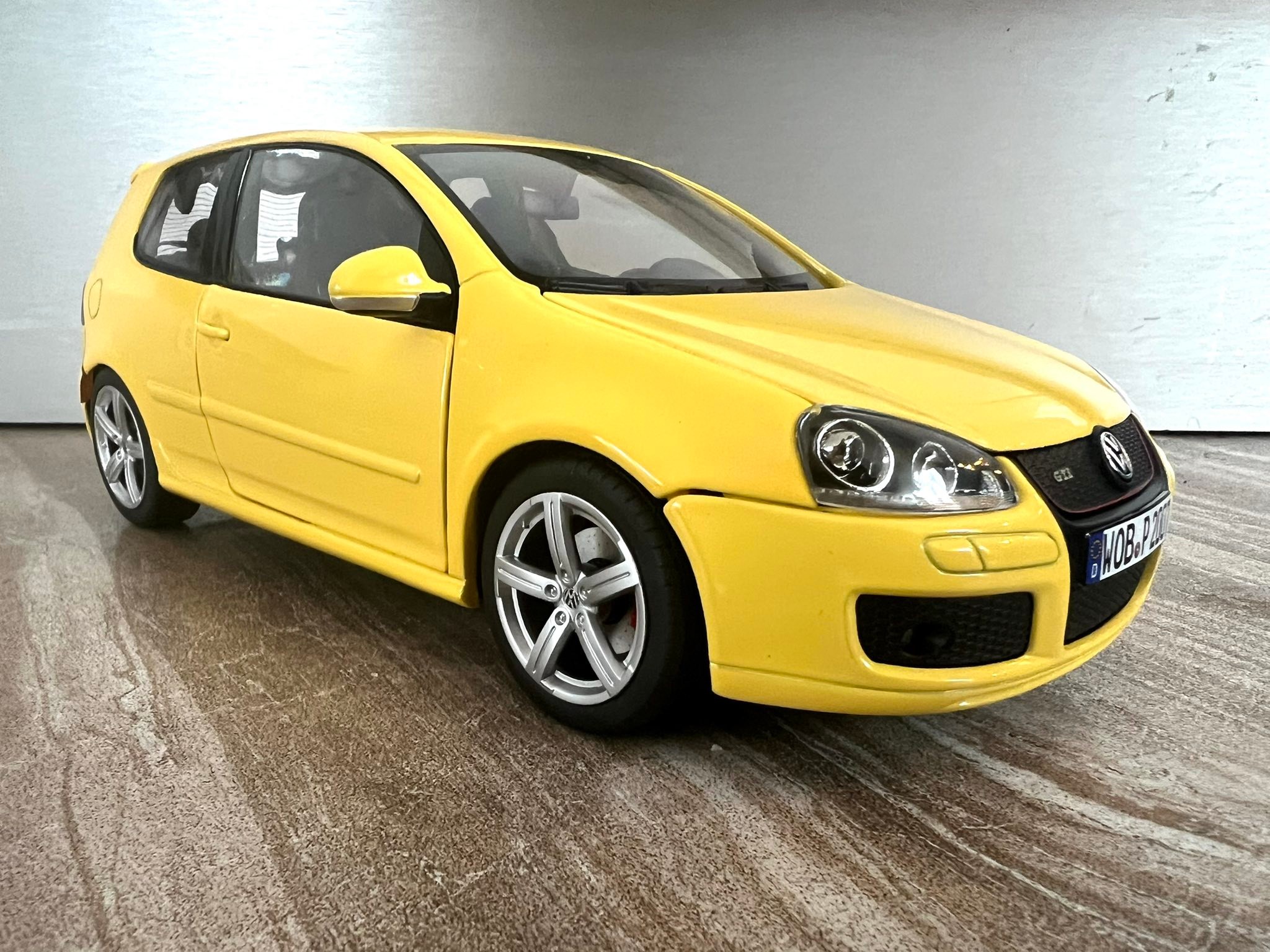 VW Golf mk 6 GTI by Norev 1:18