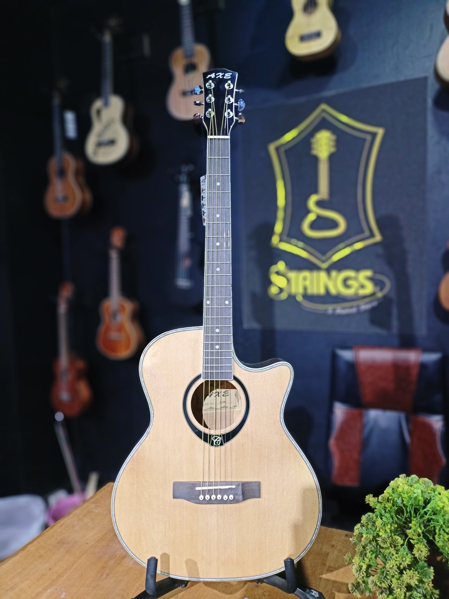 Strings - Axe ag52C.. Price - 8,500tk.. With All Accessories Free ...