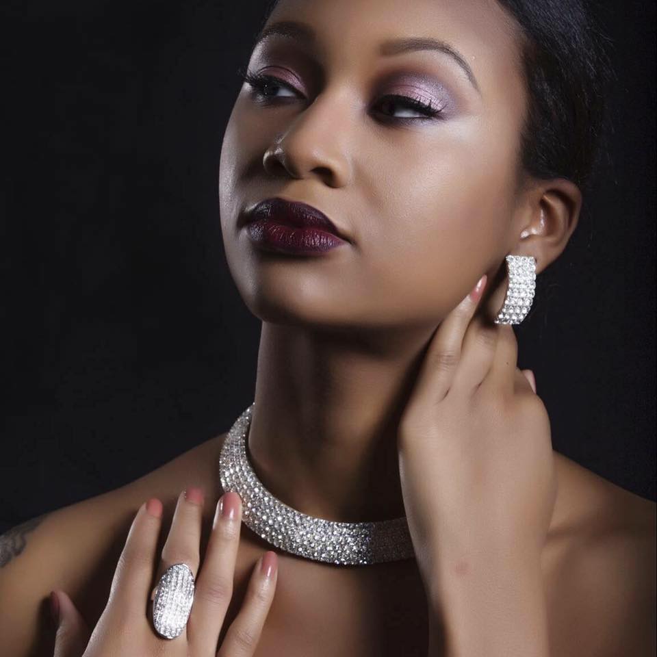 Model Jasminee