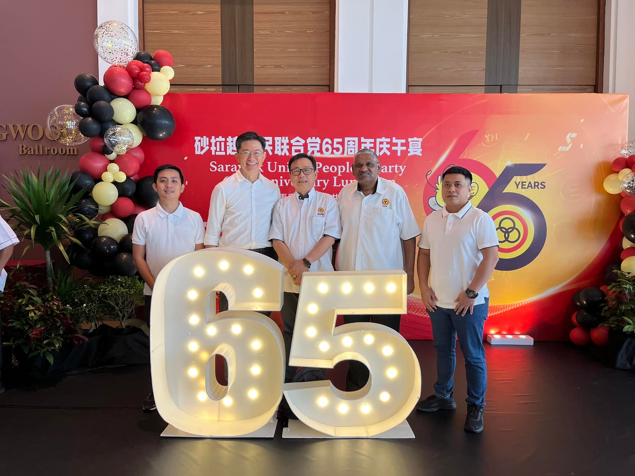 Kuching Intercultural Mooncake Festival. - Kuching longest street ...