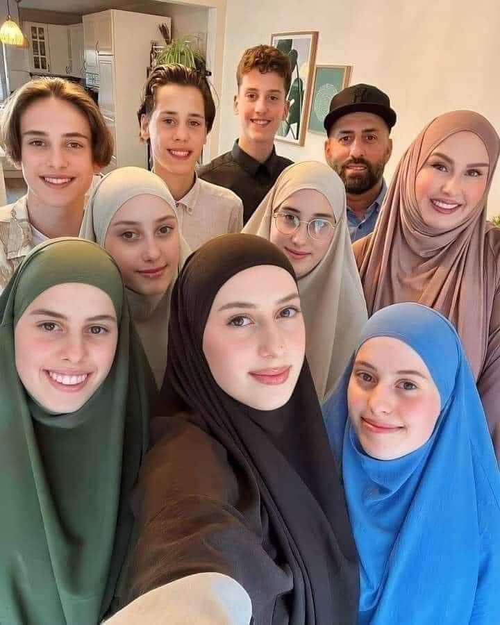 The entire German 🇩🇪 family reverted... - New Muslims Revert | Facebook