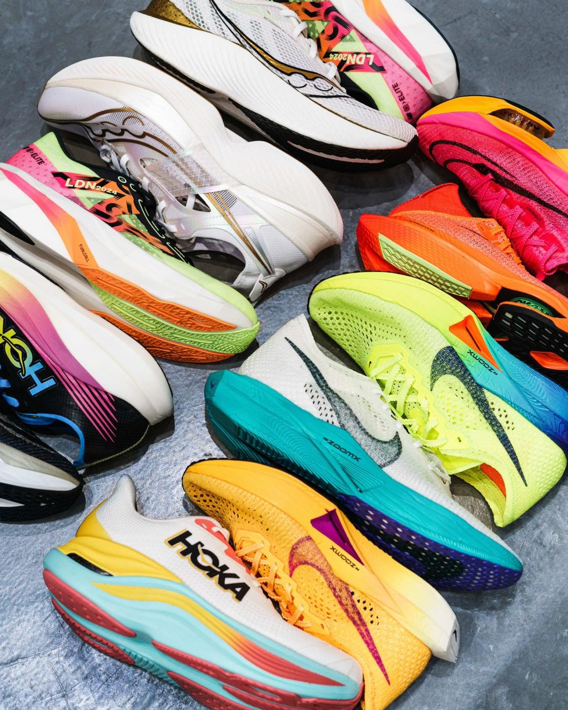 Ari Running - ยังคงร้อนแรงต่อเนื่องกับ Super Shoes Sale... | Facebook