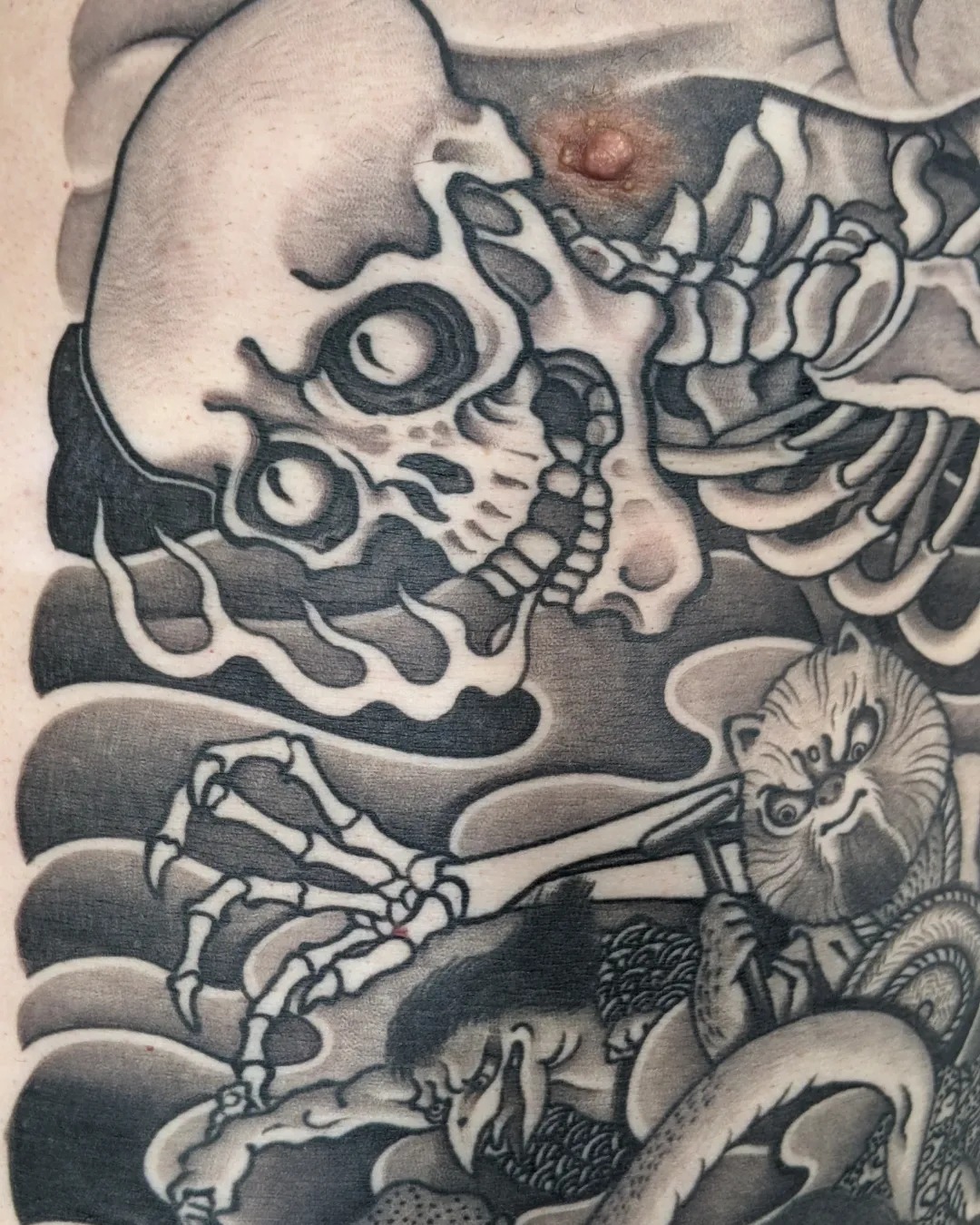 百鬼夜行、左半分は完成！ #百鬼夜行 #yokaitattoo #horiai #彫あい