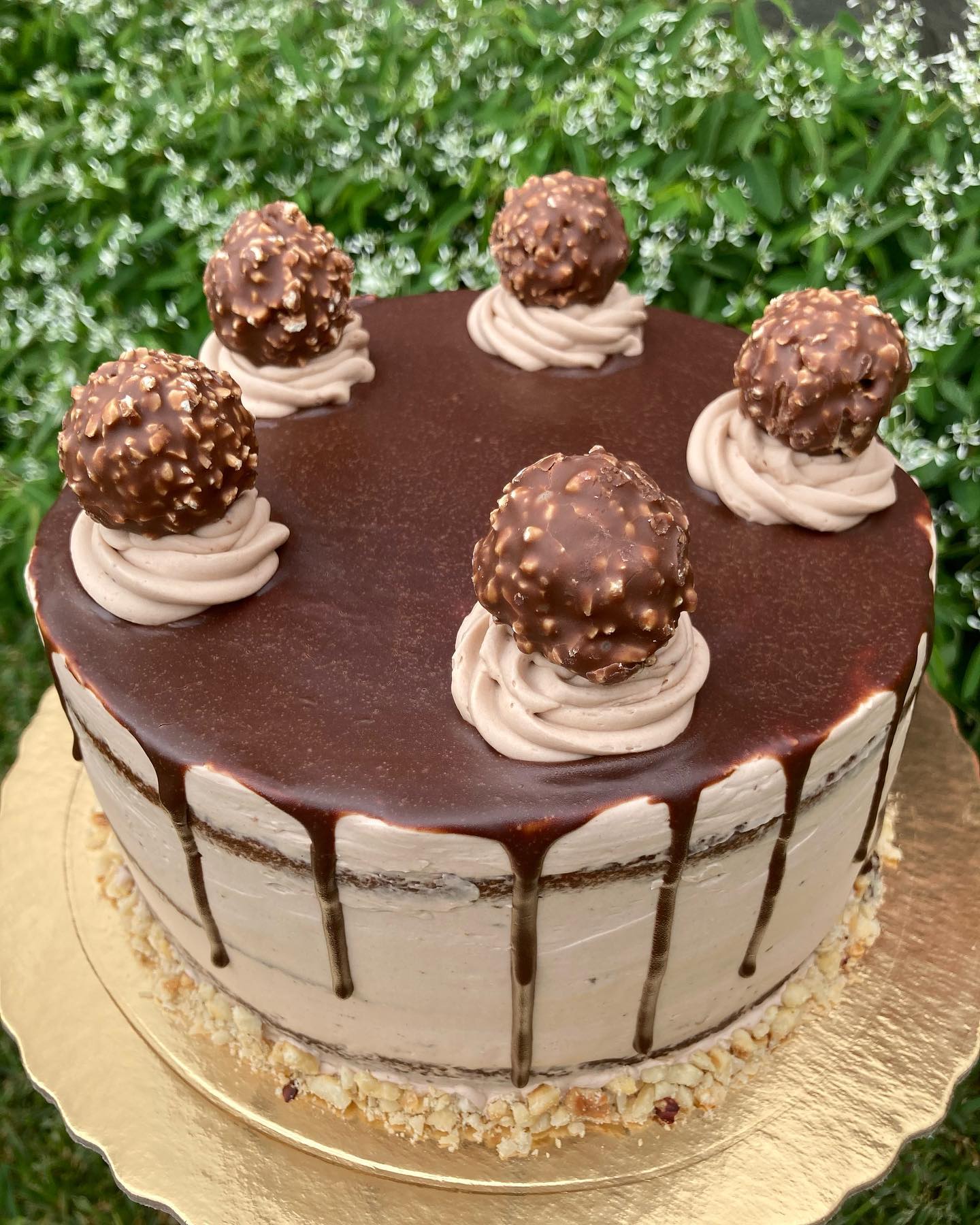 Bolo de Ferrero Rocher 😋 - Miss Cake - Homemade Pastry