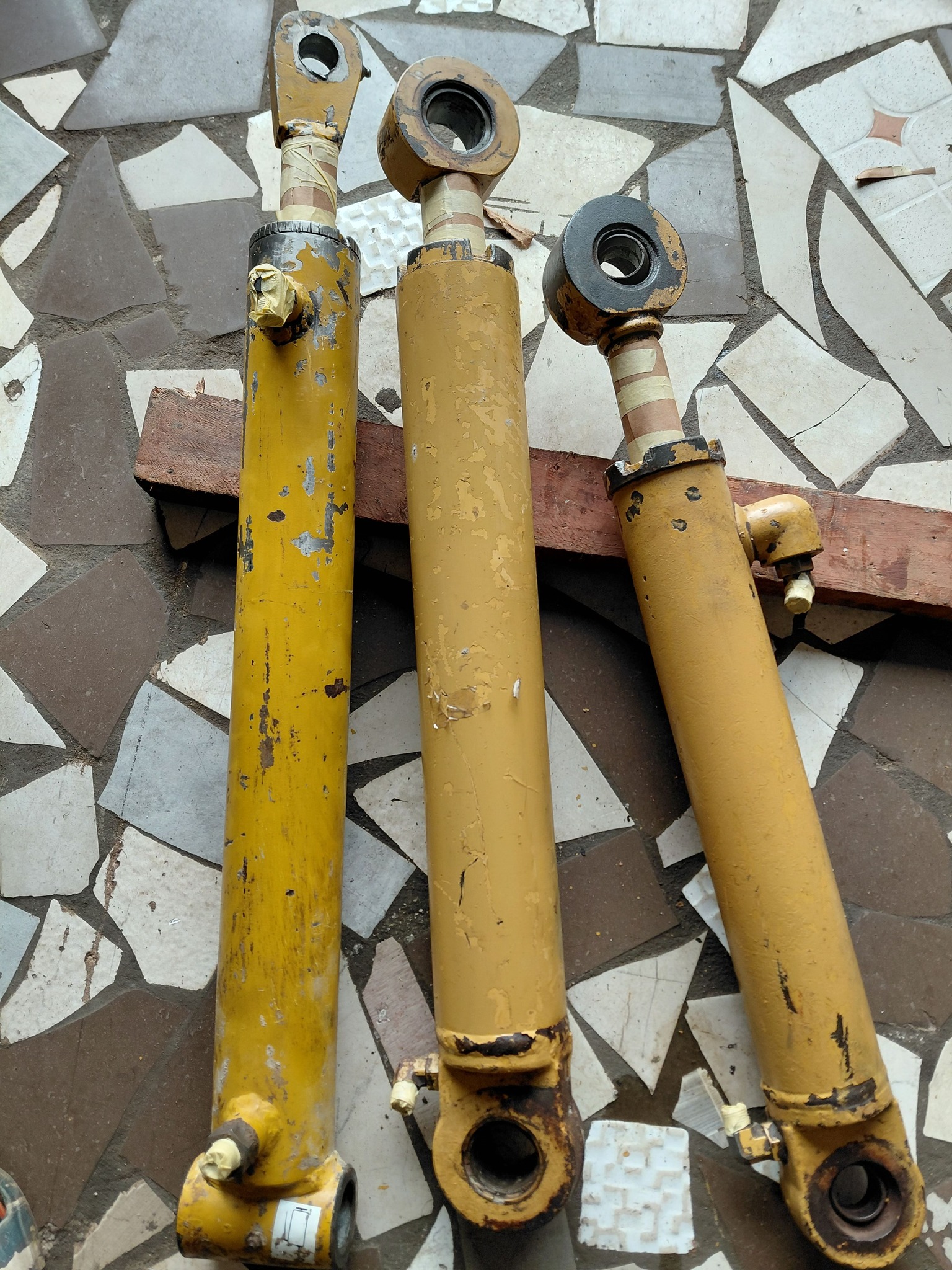 Soupape De Sécurité Hydraulique Pour Tracteur Ford 3600 - Avec Lave - Marque AEspares - Neuf