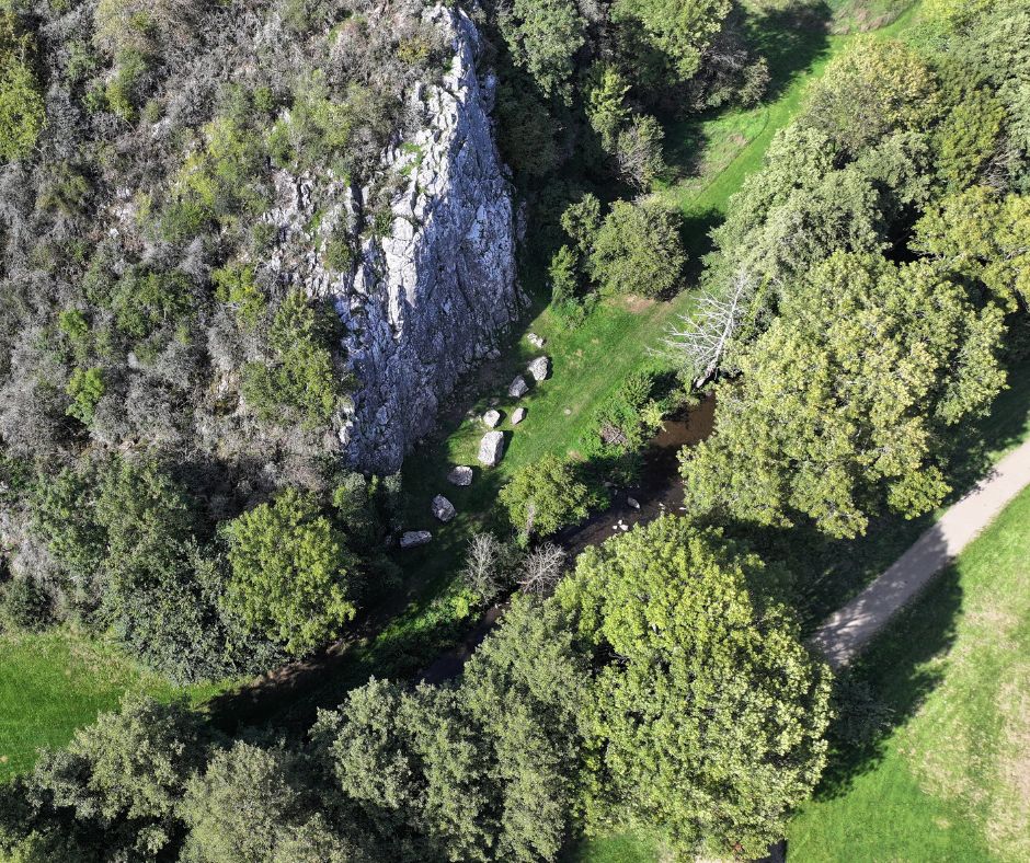 mus-e-de-pr-histoire-vall-e-des-grottes-de-saulges-thorign-en-charnie