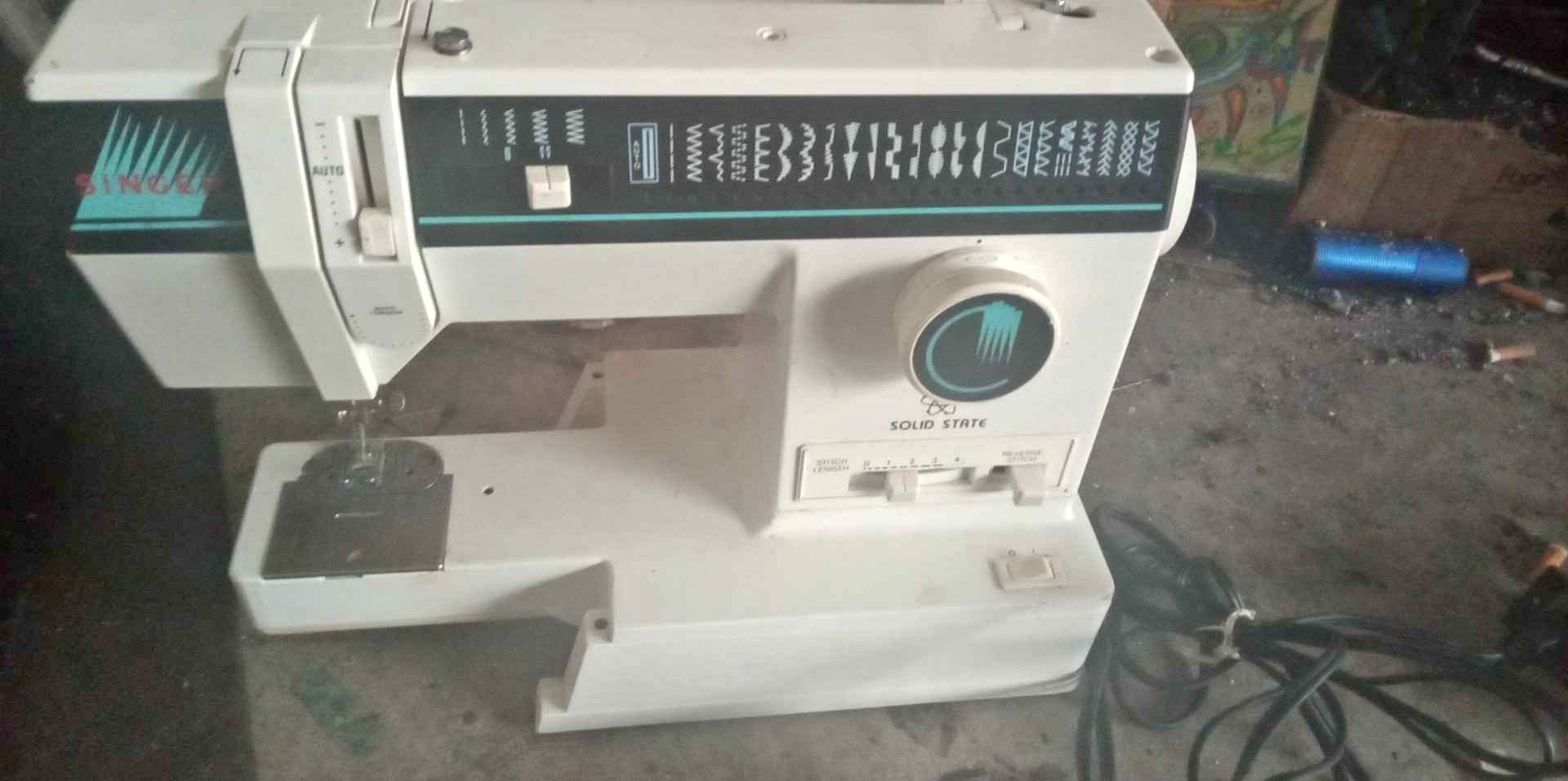 Singer sewing machine 9044 - Sewing Machines & Sergers - Port Charlotte ...