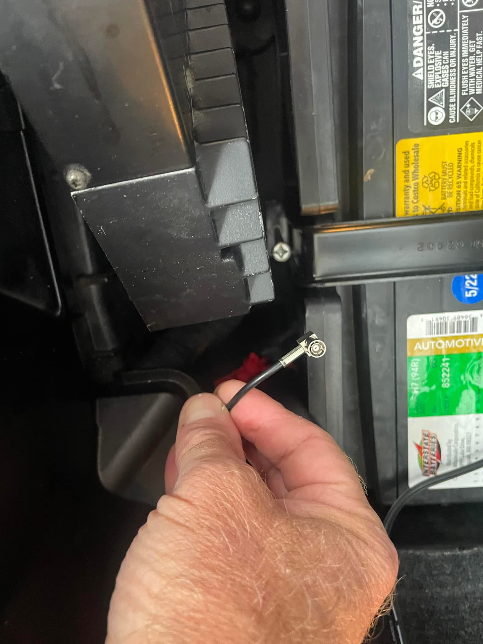 Will the e46/4 amp power the complete Z4 stereo system?