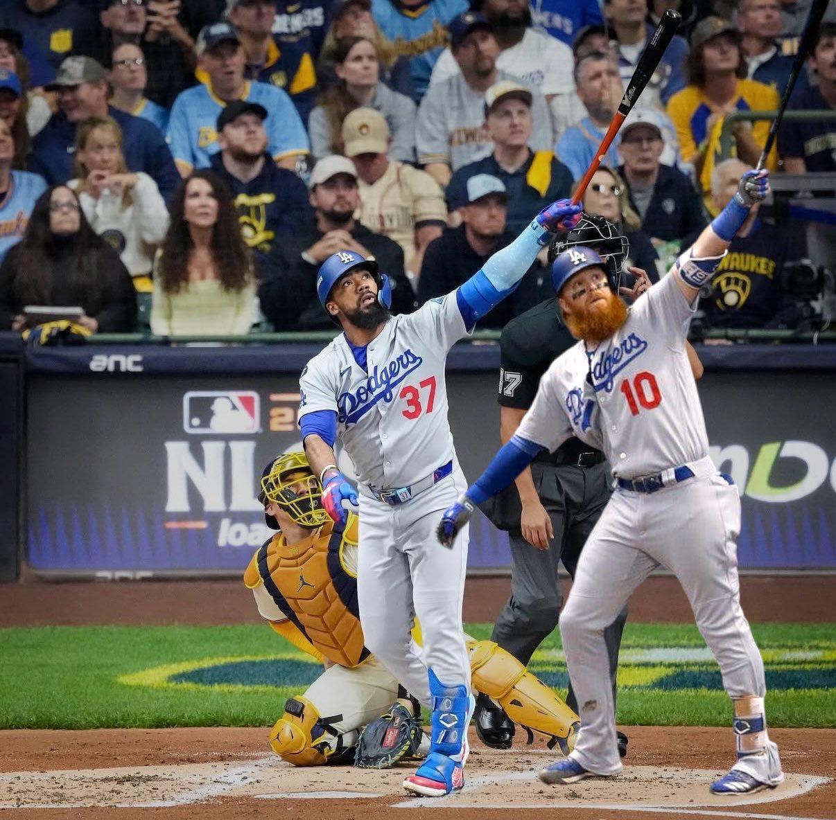 Beisbol - Un batazo prácticamente paralelo al otro de Los Dodgers de ...