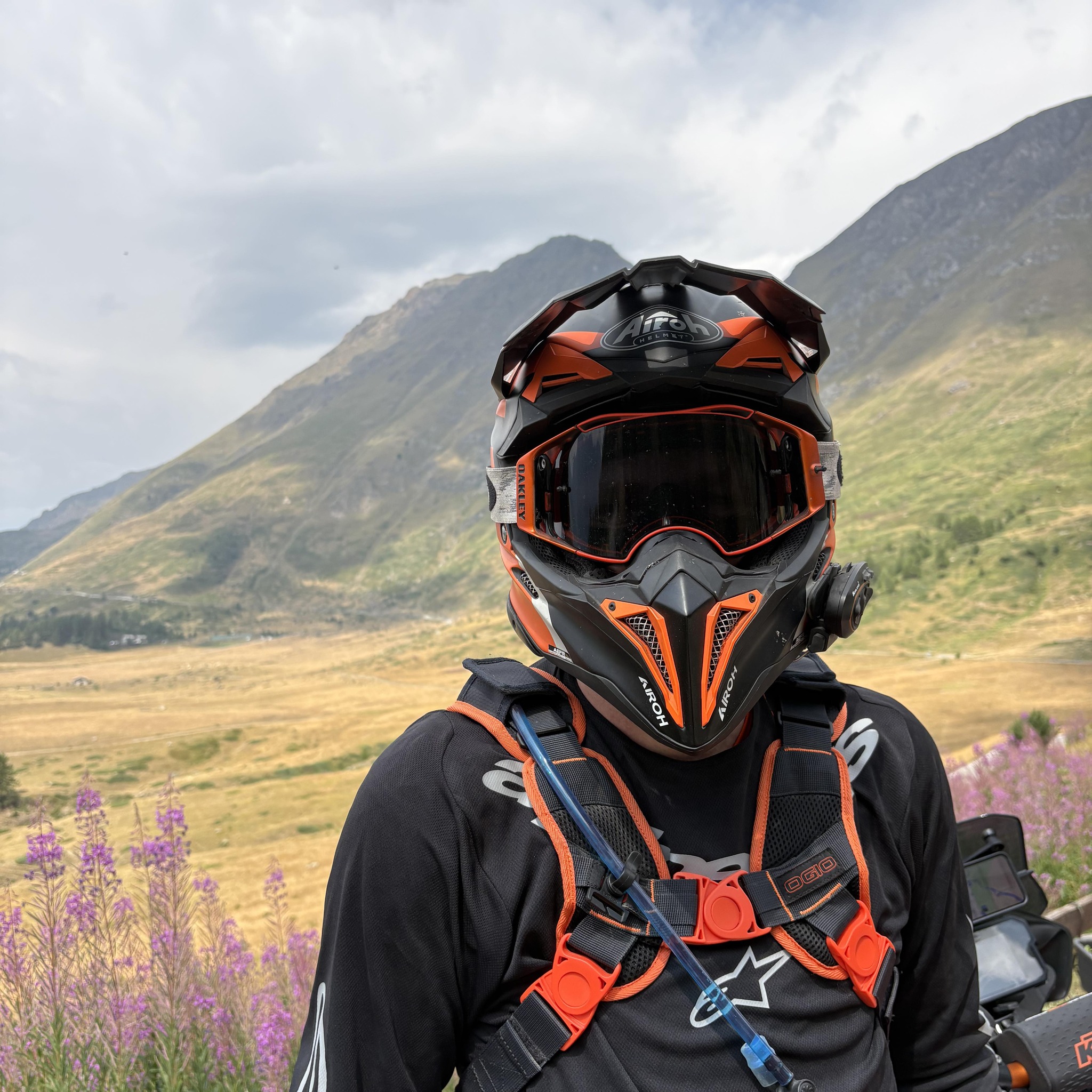 From components to the finished helmet. Inside Airoh takes you behind ...