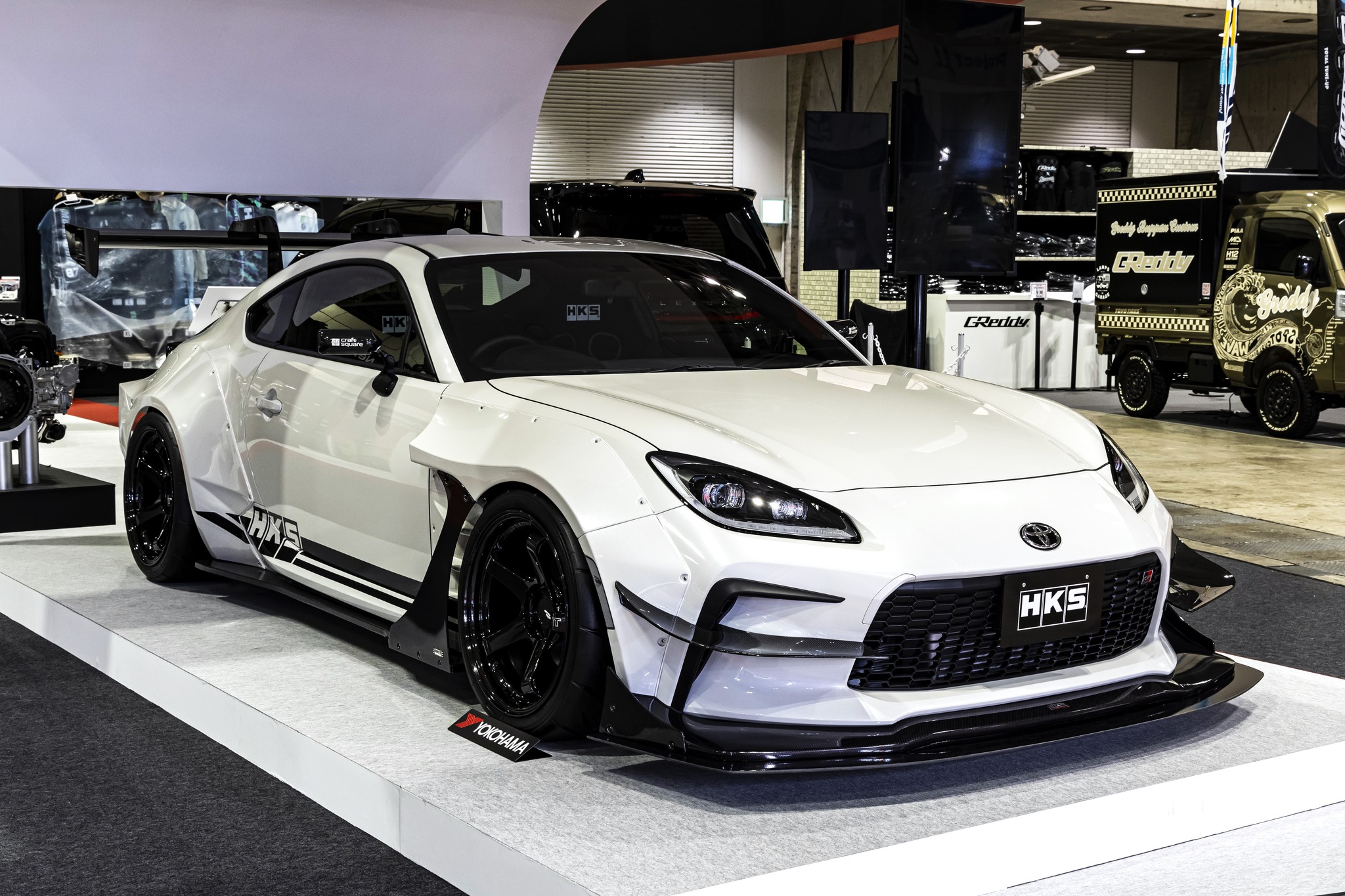 HKS Fender Molding for GR86/BRZ For those who care about the 