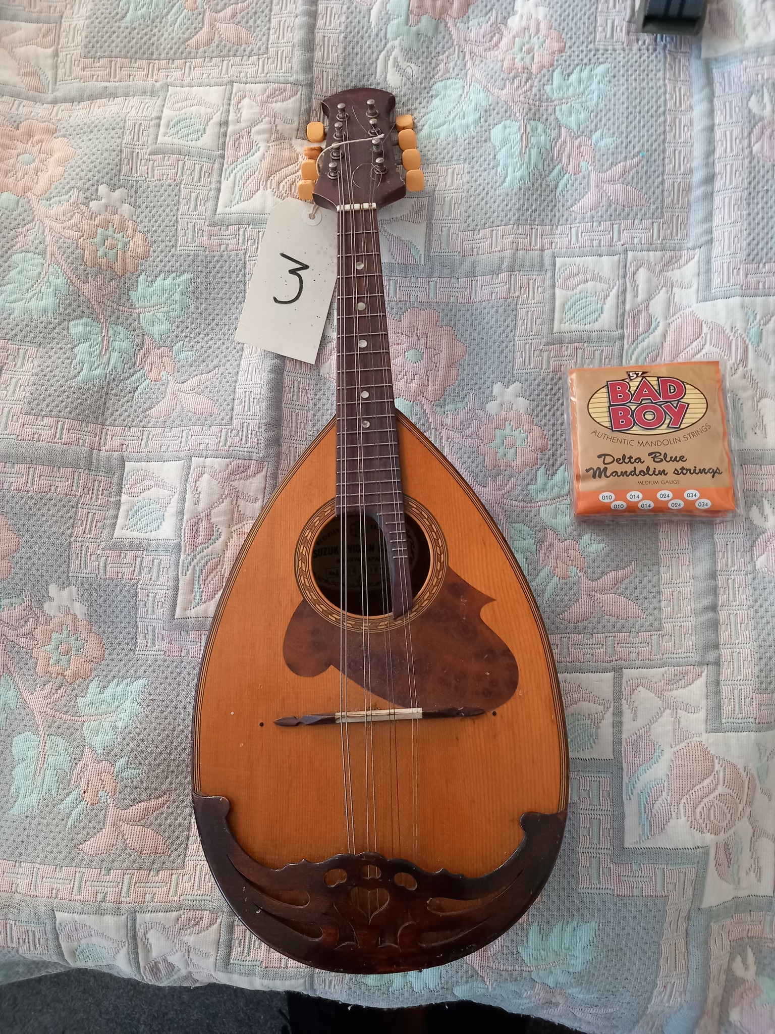 Suzuki Violin Co. マンドリン No.230 1972年製 What is the value of a 1972 Suzuki flat-back mandolin?
