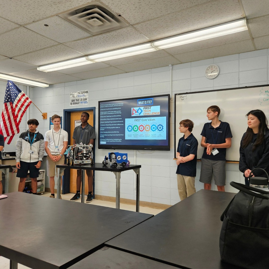 The high school robotics... - Pinewood Preparatory School
