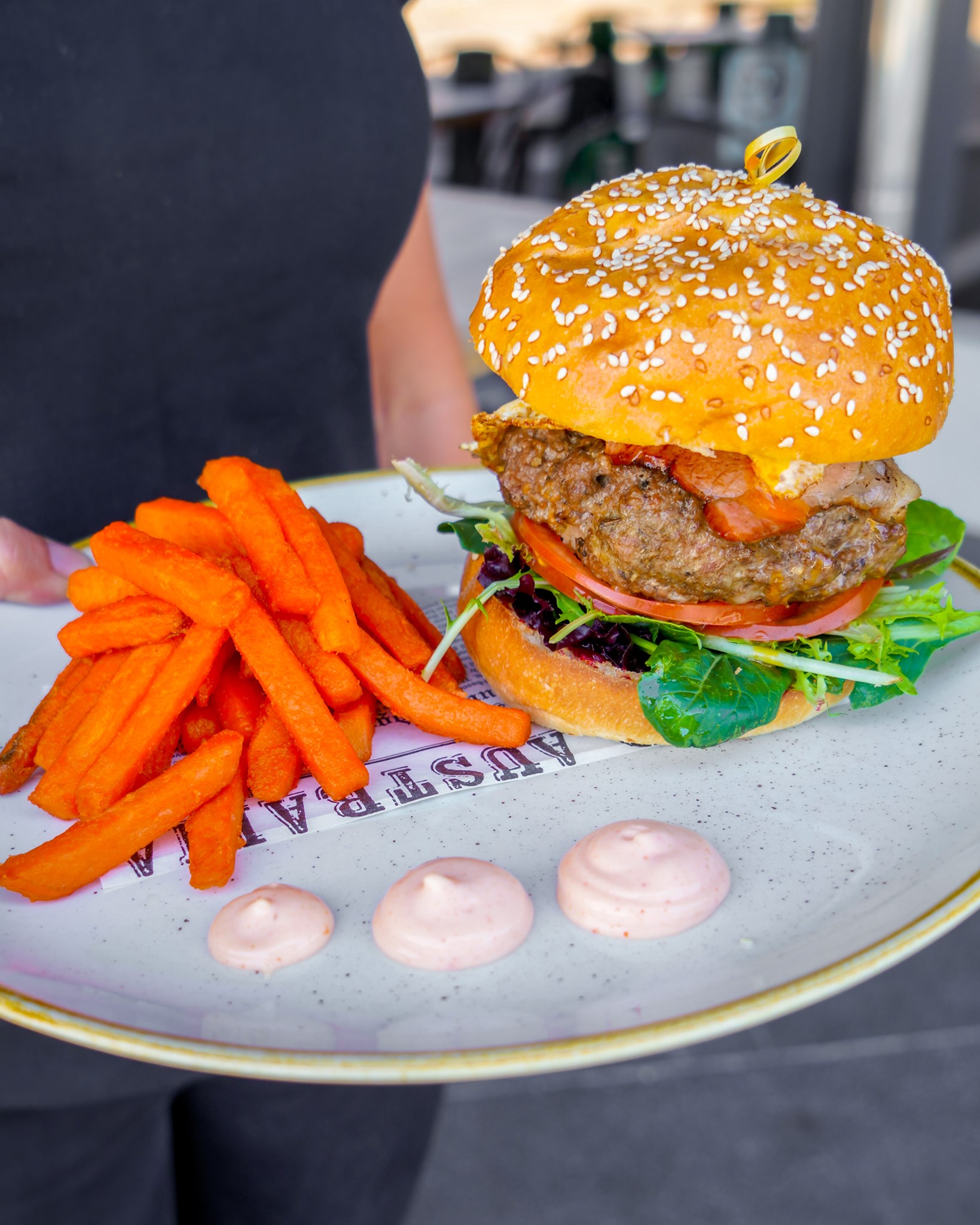 Platform T8 - 🤤🍔 A juicy beef pattie is what makes our...