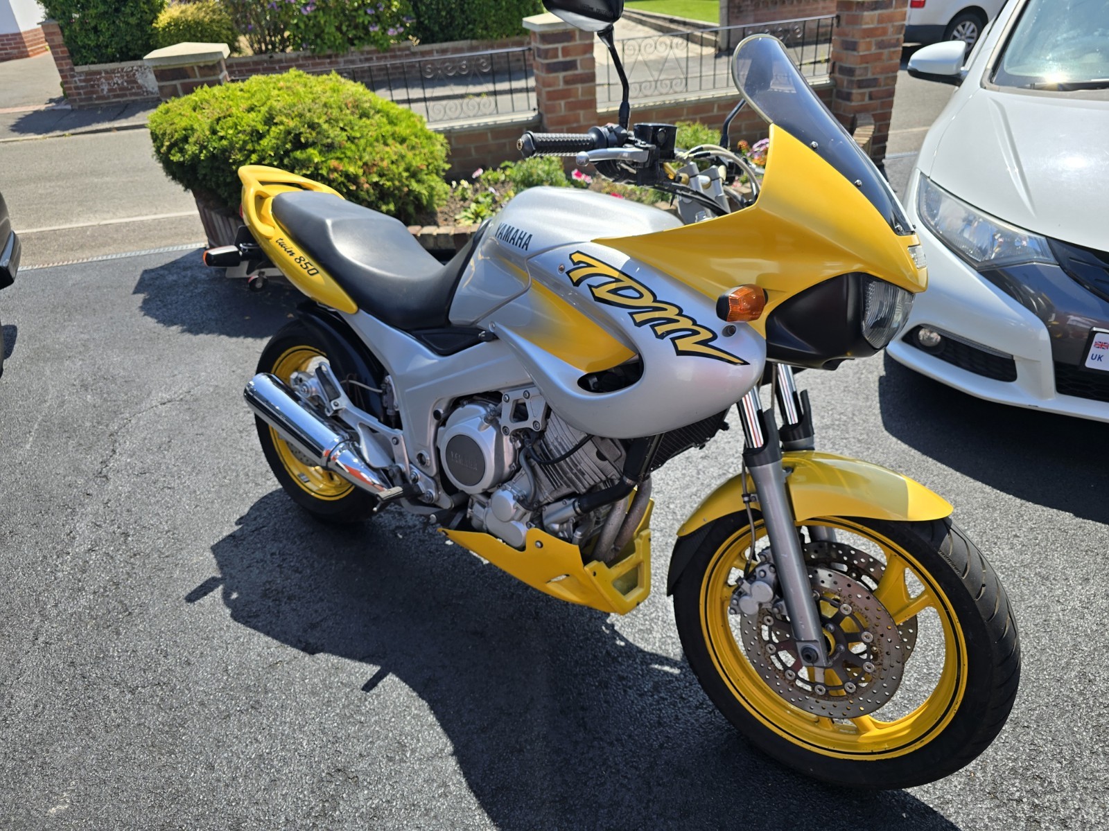 Looking for a classic ride? Check out this 1995 Yamaha XJ600S