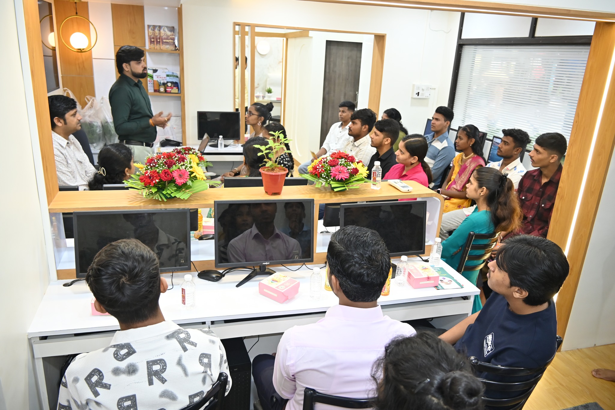 Iconic Computer Institute | Thane