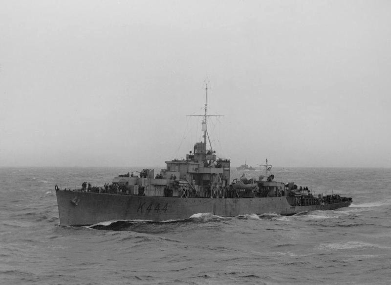 Ready - River class frigate HMCS Matane, 12 April 1944. Photo: Royal ...