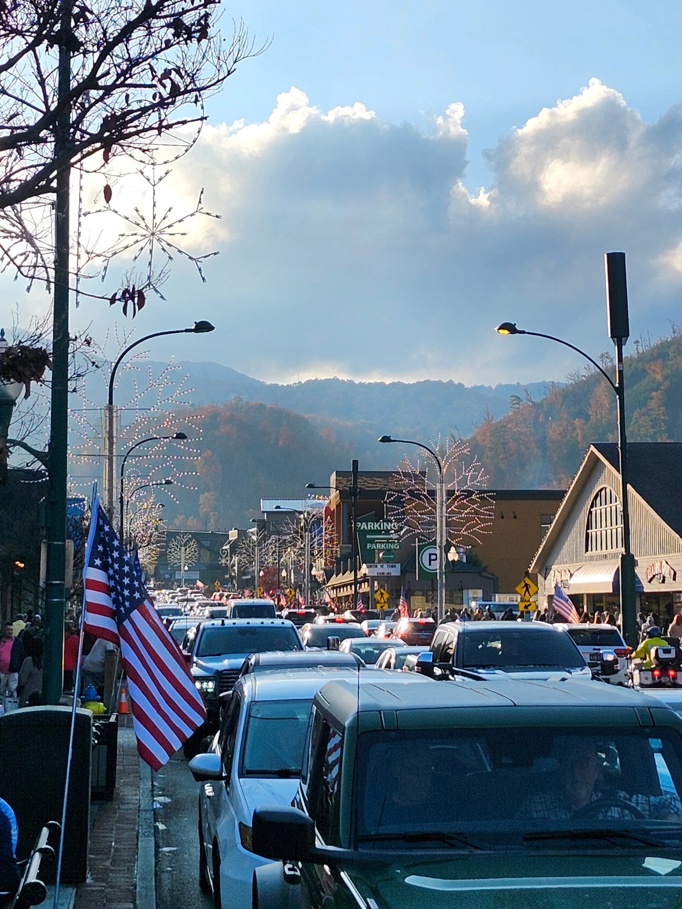 Gatlinburg NOW - A solid Saturday showing in Gatlinburg... | Facebook