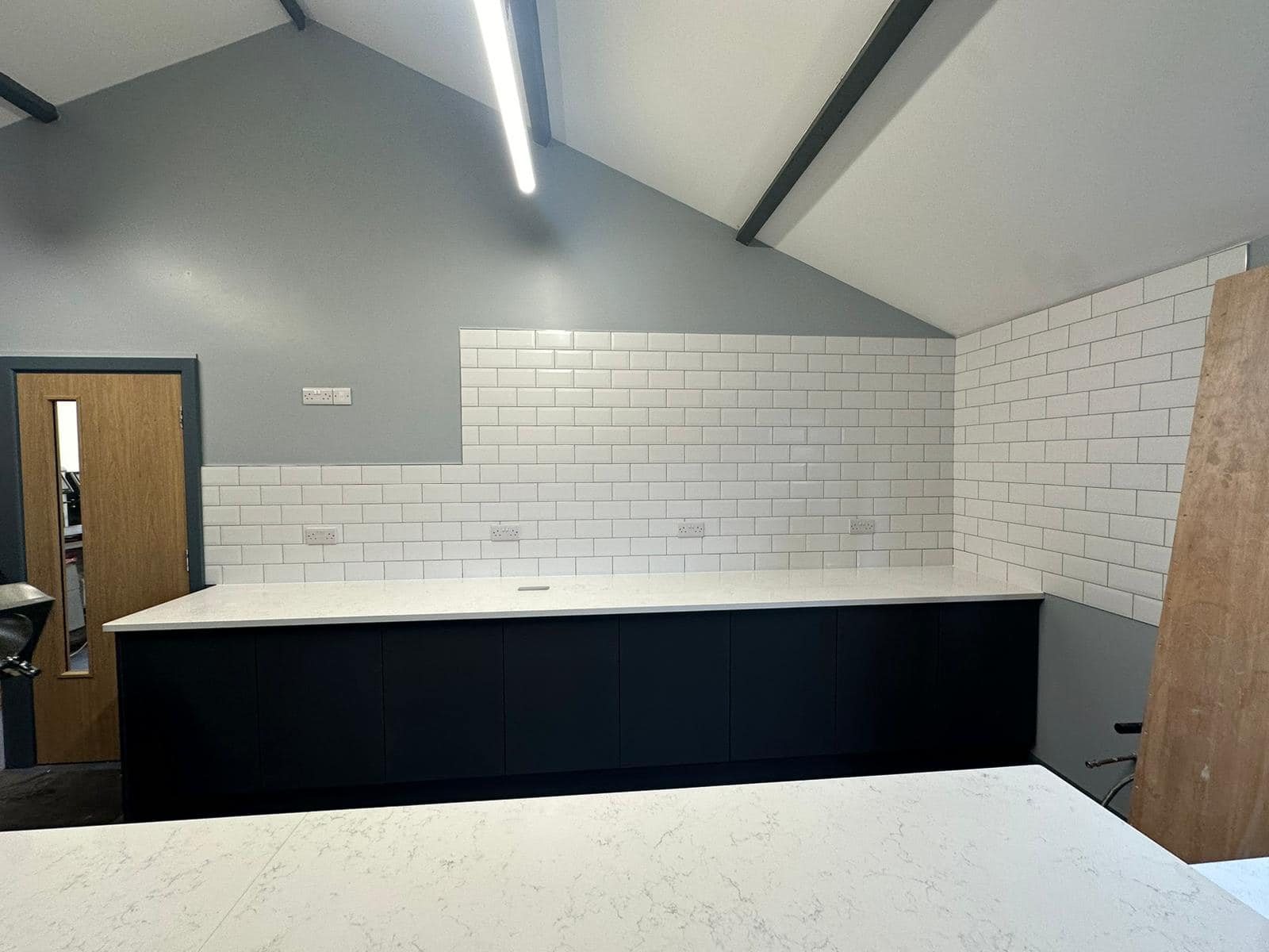 farm-shop-worktops-complete-our-team-templated-manufactured-and