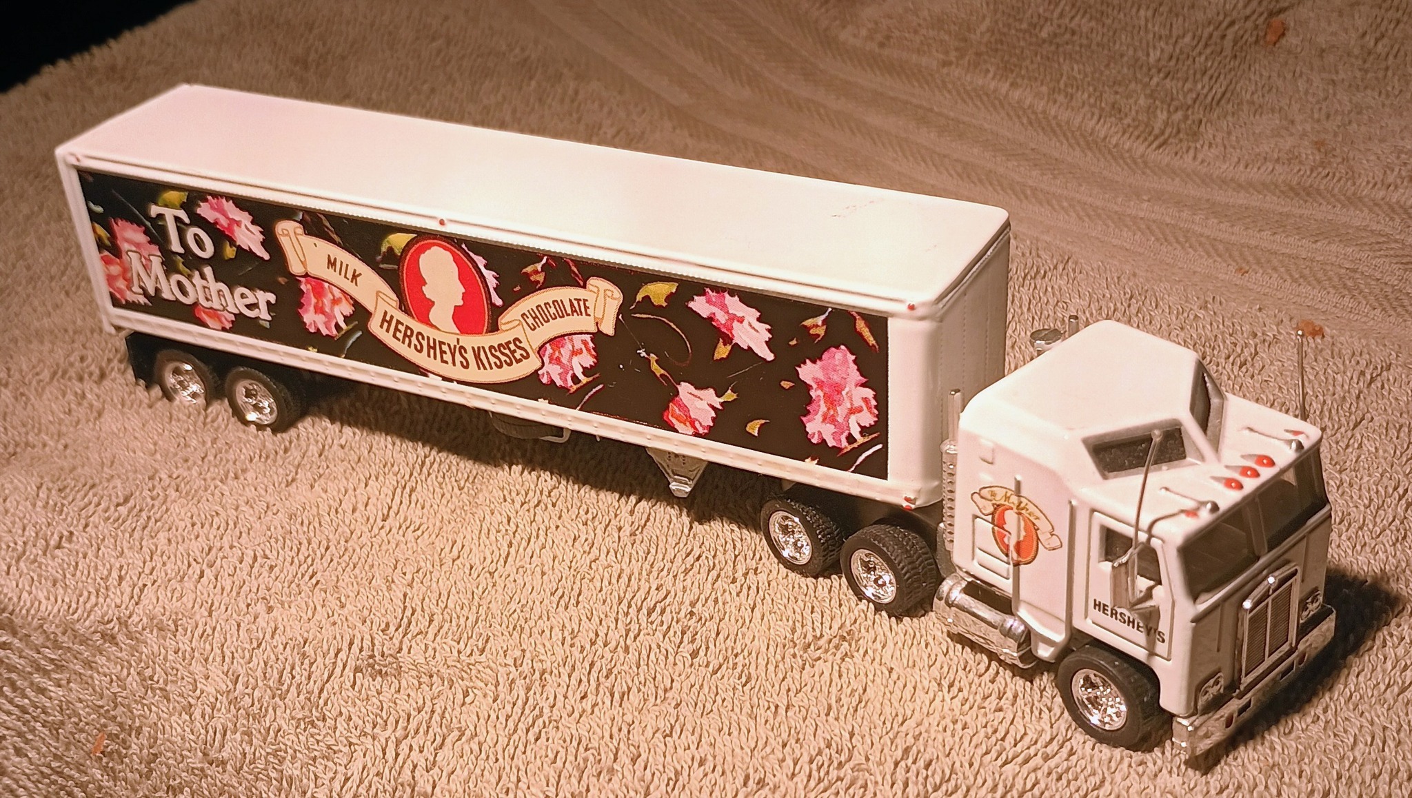 チャン Black Box Tomica's High-Ace Truck. I didn't have a stone baked
