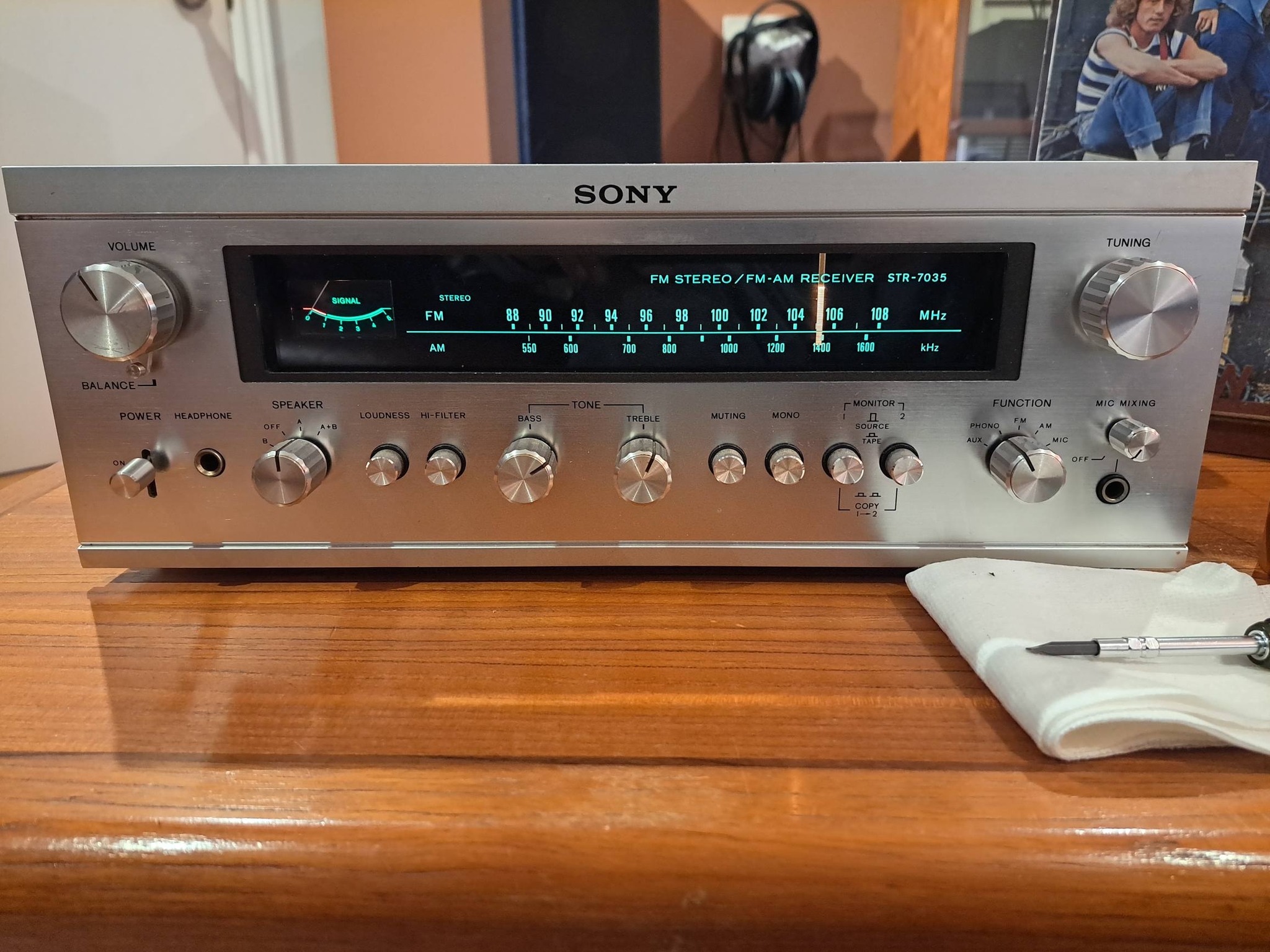 Sony STR'7025 (1975) Stereo Reciever