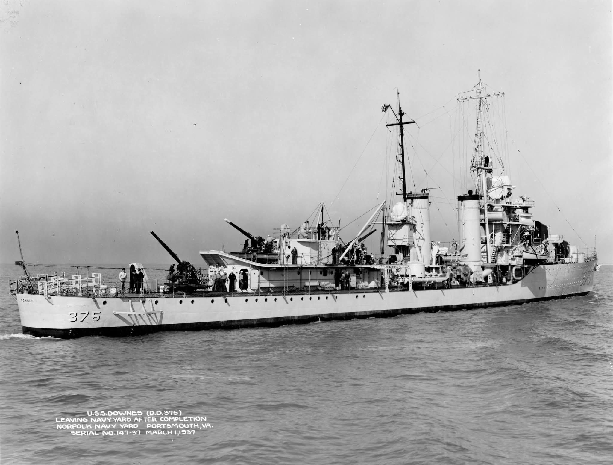 Navy - The Mahan class destroyer USS Downes (DD-375) leaving the ...