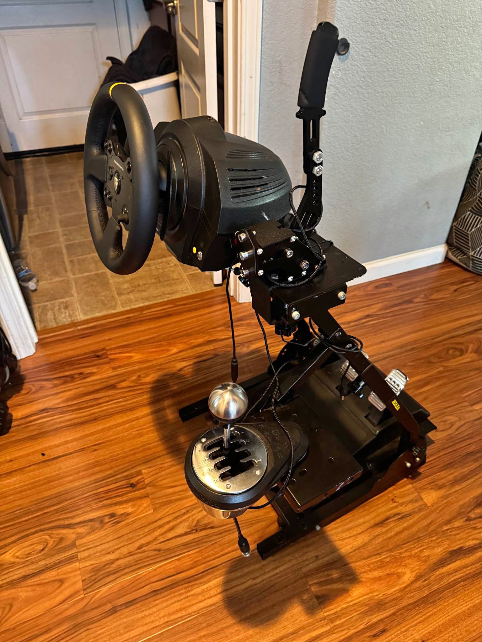 Thrustmaster-th85-shifter‎‏ למכירה במצב חדש או משומש | Facebook 