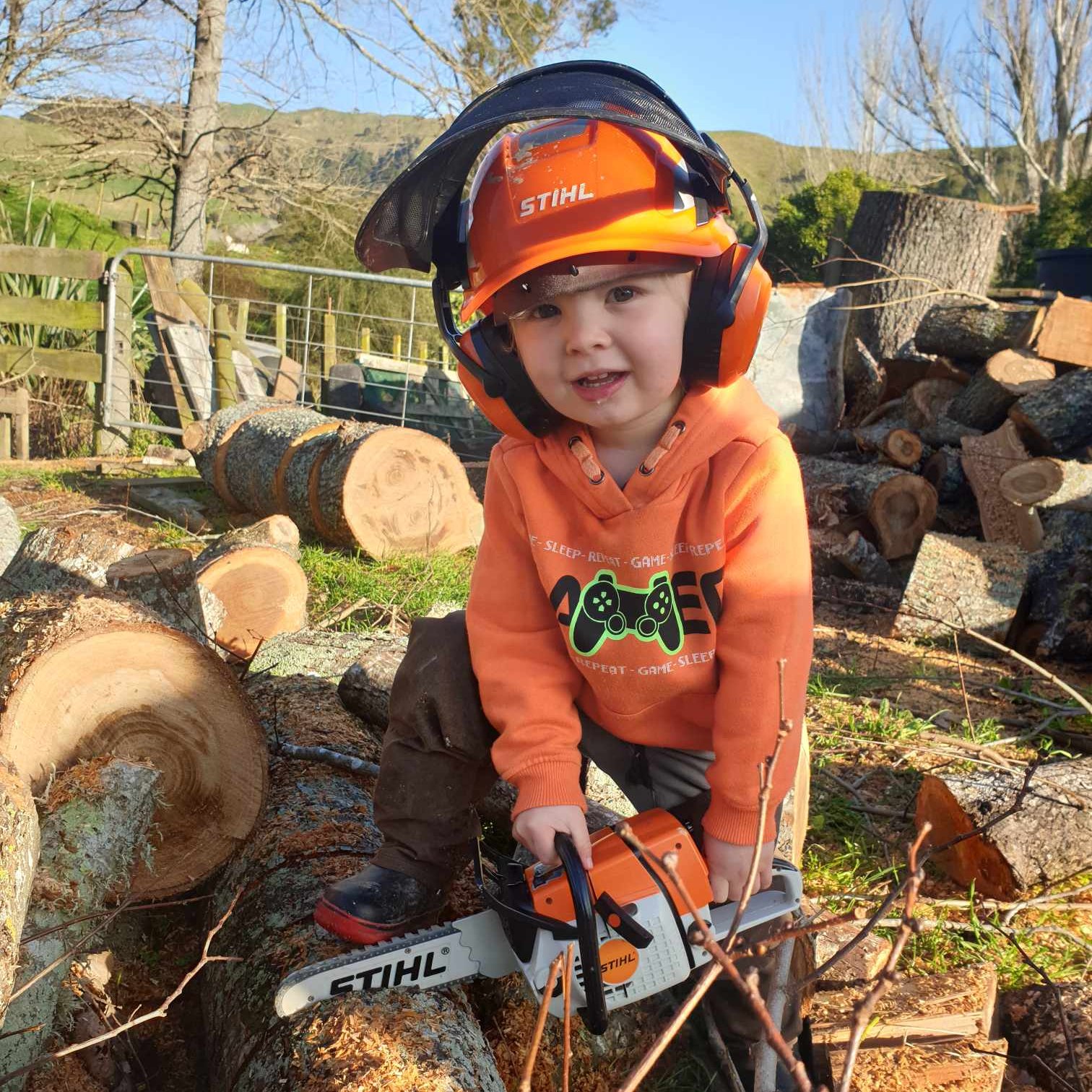 Create memories with your kid and the new toy chainsaw from STIHL