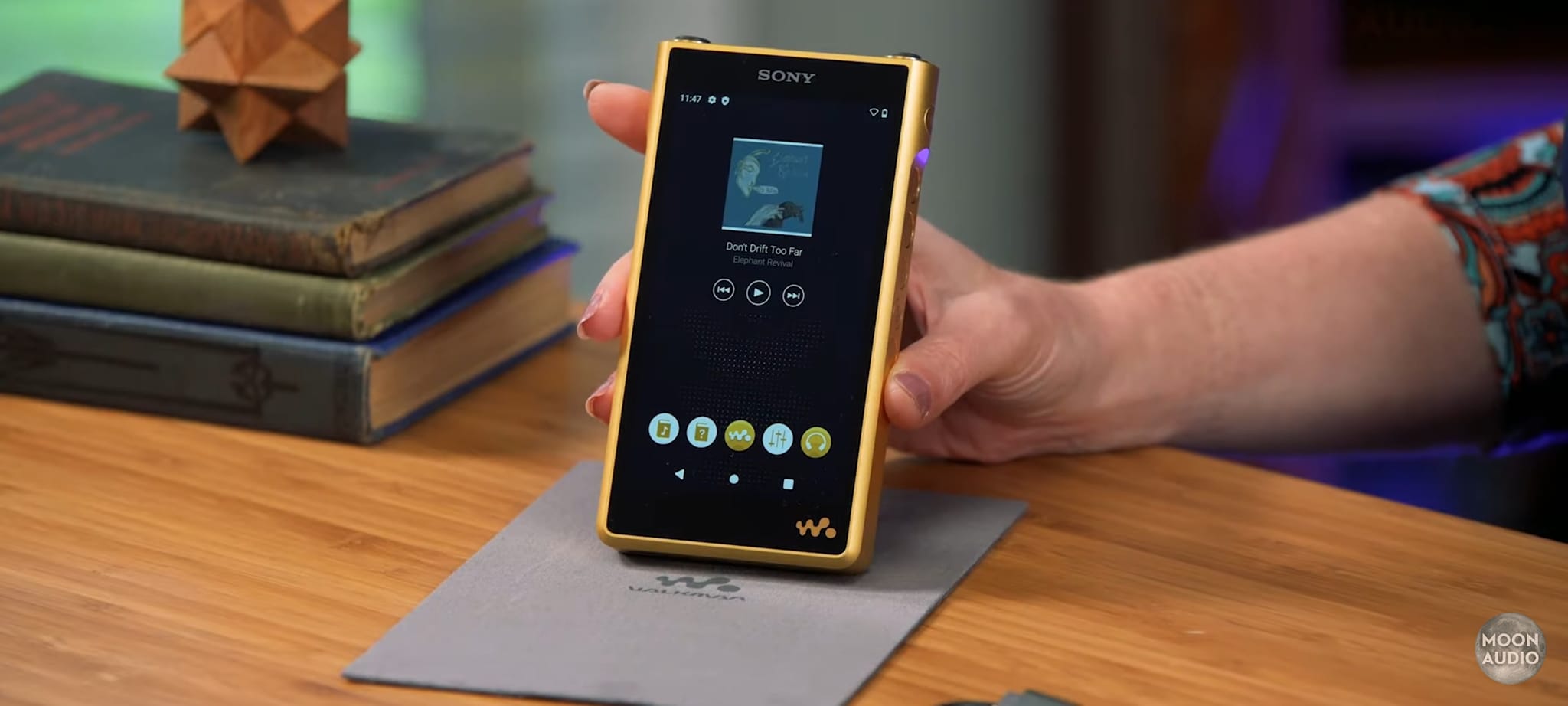 What is the difference between Sony WM1A and Sony ZX300 besides