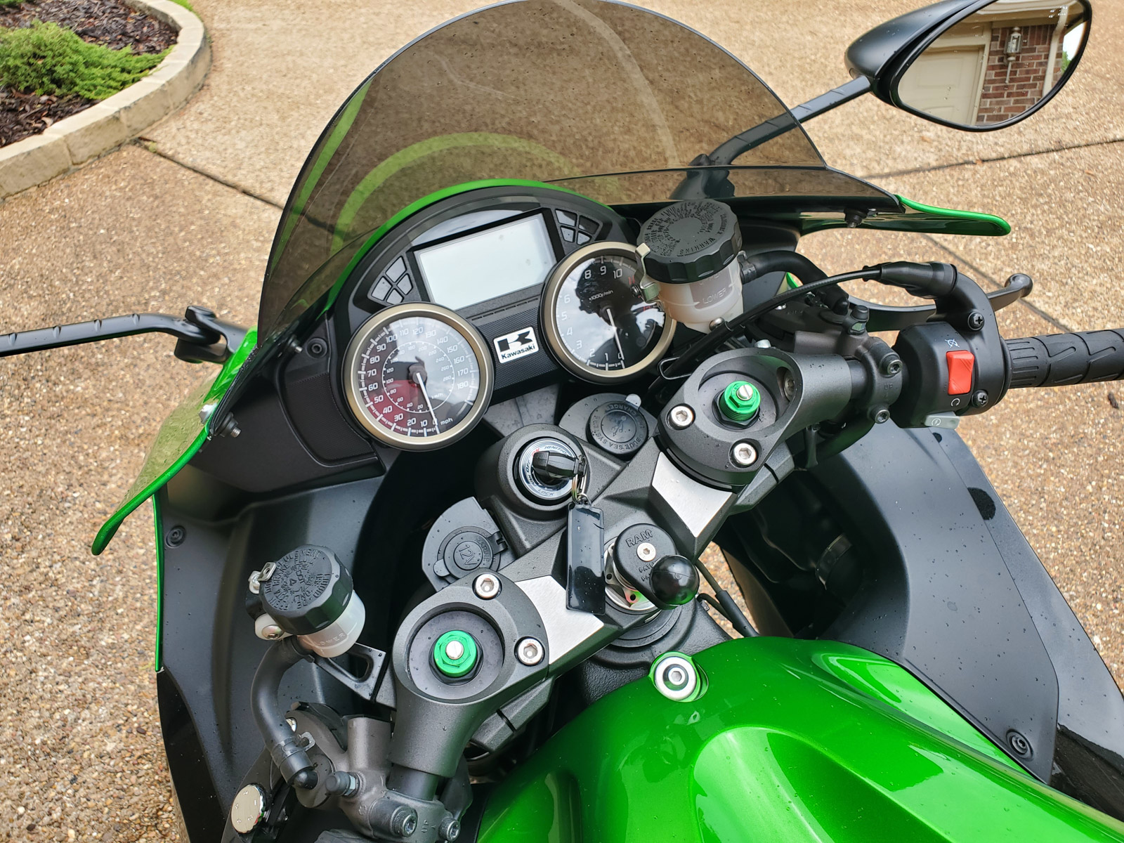 💚 THE CONCOURSE OF POWER – KAWASAKI ZX-14 Pure muscle