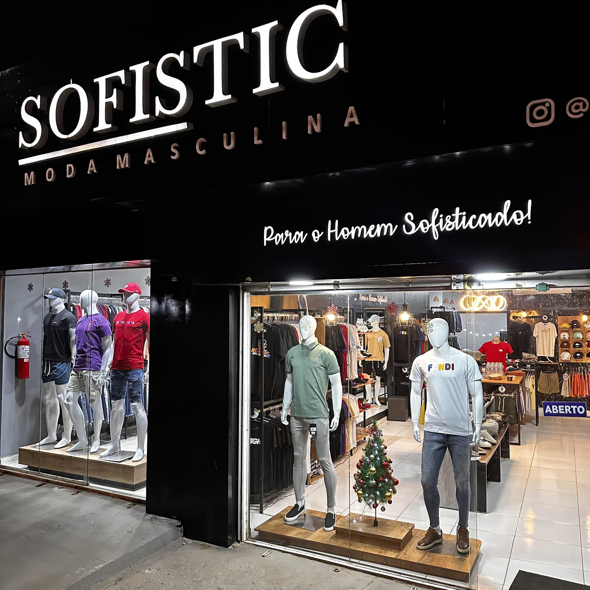 Salth Clo. - 〰️Afirmação de estilo em um rosa vibrante. 🦘 Polo Ref ...