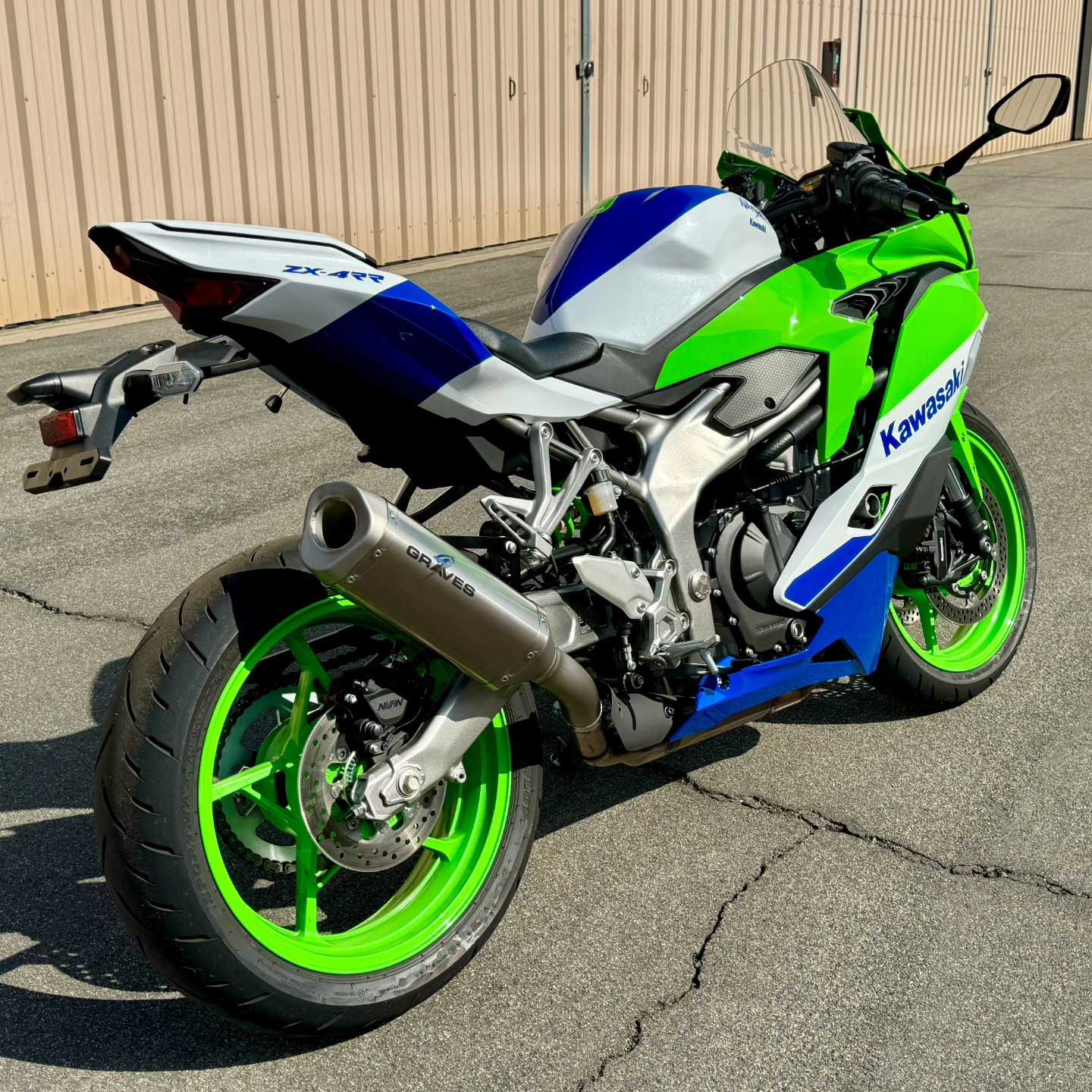 M2 Titanium Series on Kawasaki ZX-25R @robbysmvl #r9exhaust