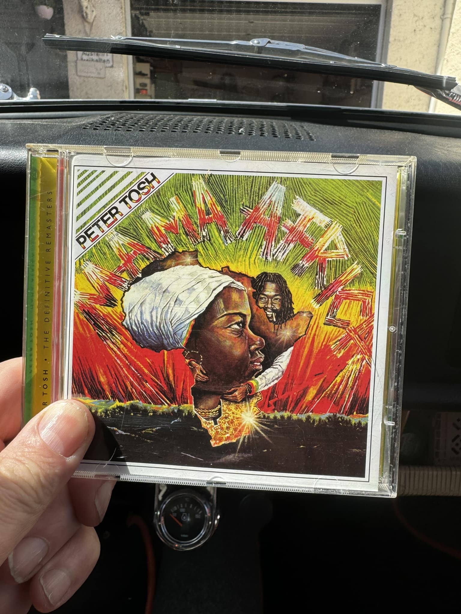 Peter Tosh = Mama Africa. 1983 EMI Records. 💘