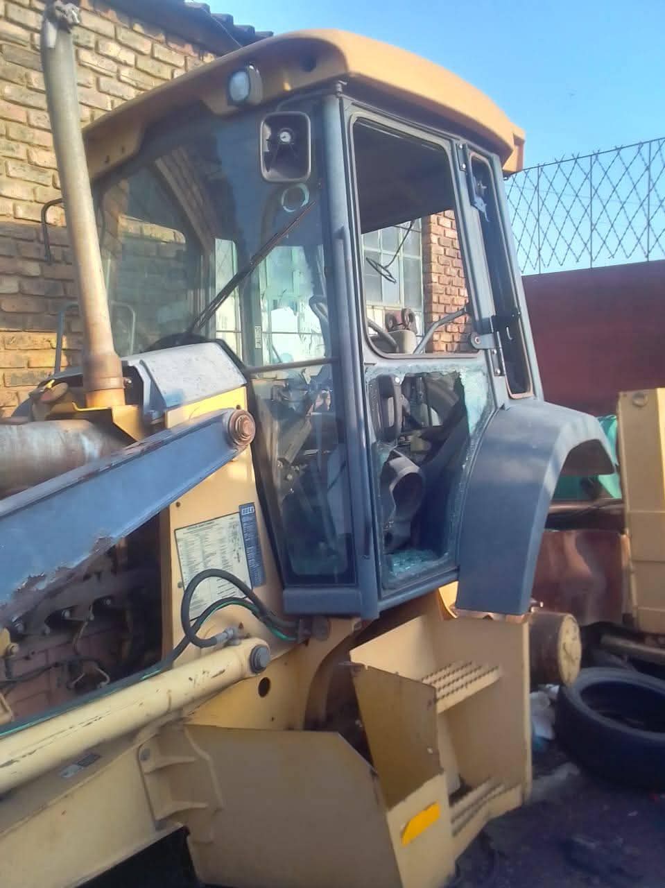 I am selling all types tlb second hand parts - Commercial Vehicles ...