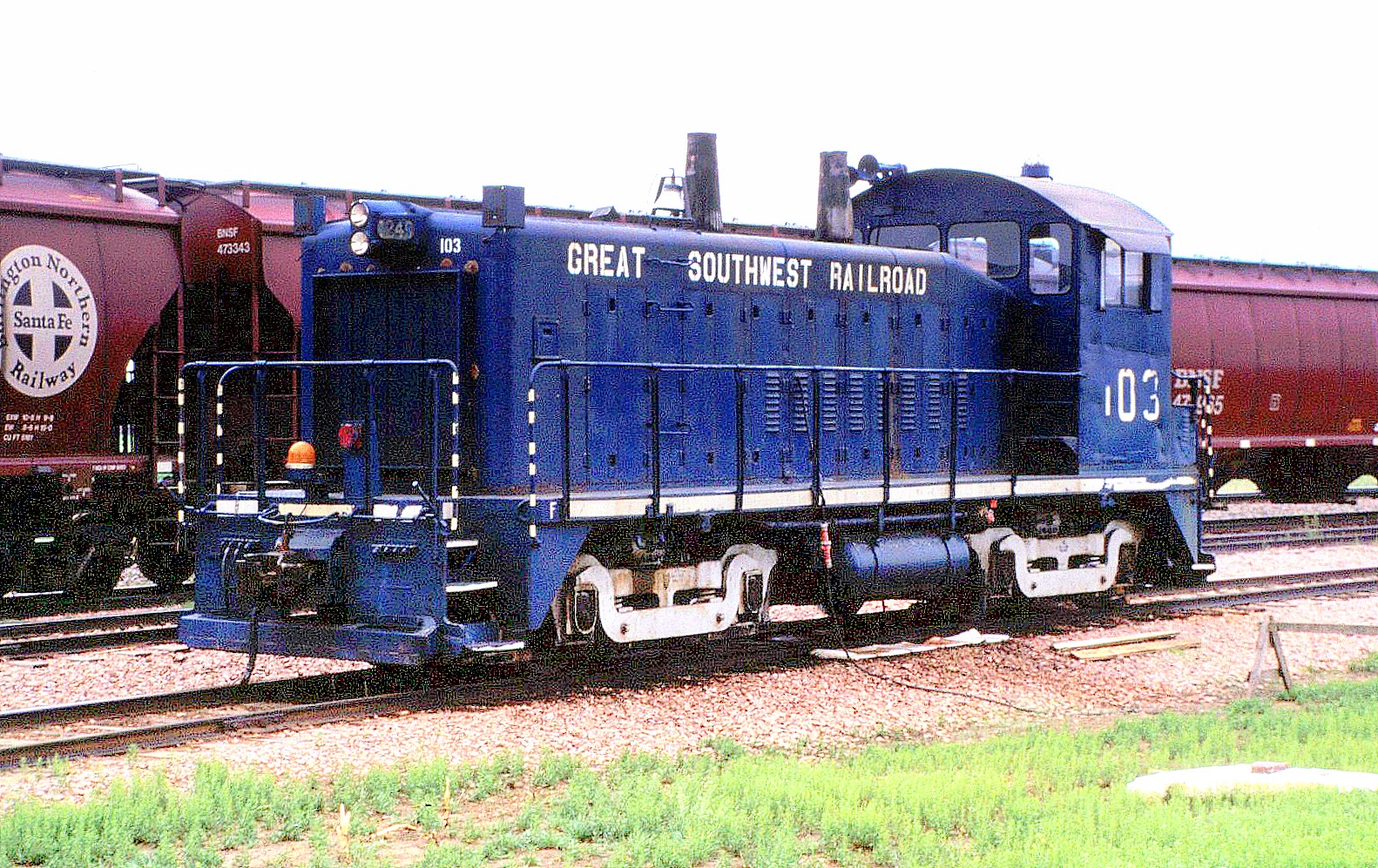 EMD SW9 switcher engine history and details | Sapulpa, OK