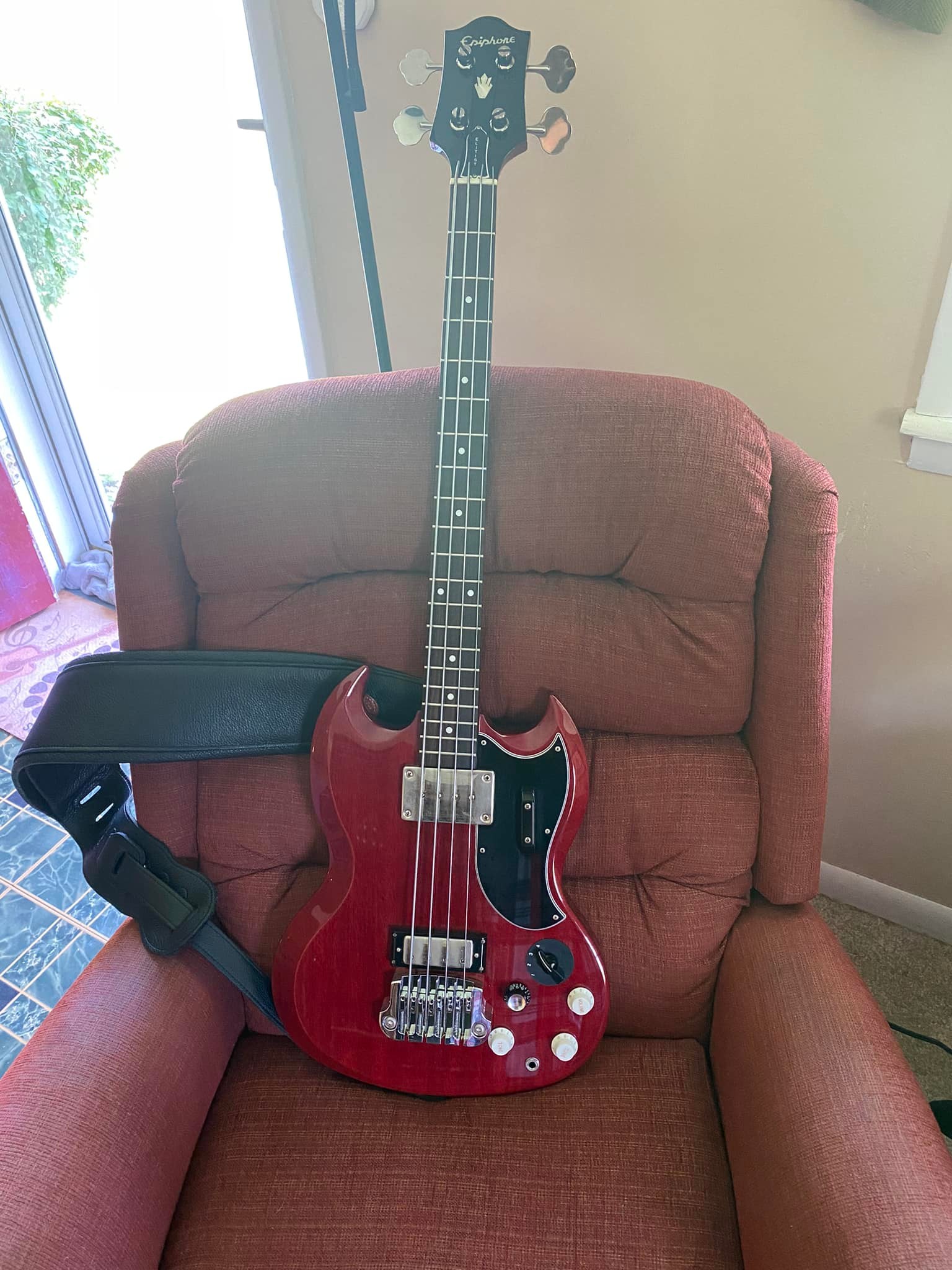 What makes an Epiphone EB-3 a Limited Edition, Custom Shop model?