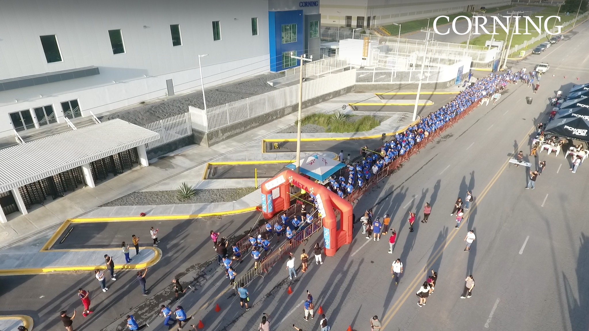 Corning México - 🏃🏃‍♀️El pasado domingo cientos de...