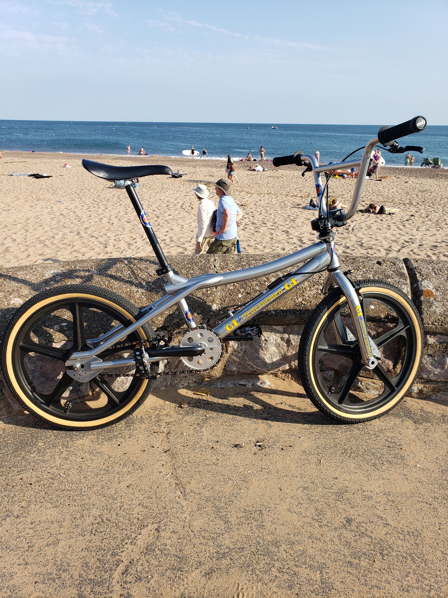 Bikes were built different in 2000. Who of you ever ride the 1st 