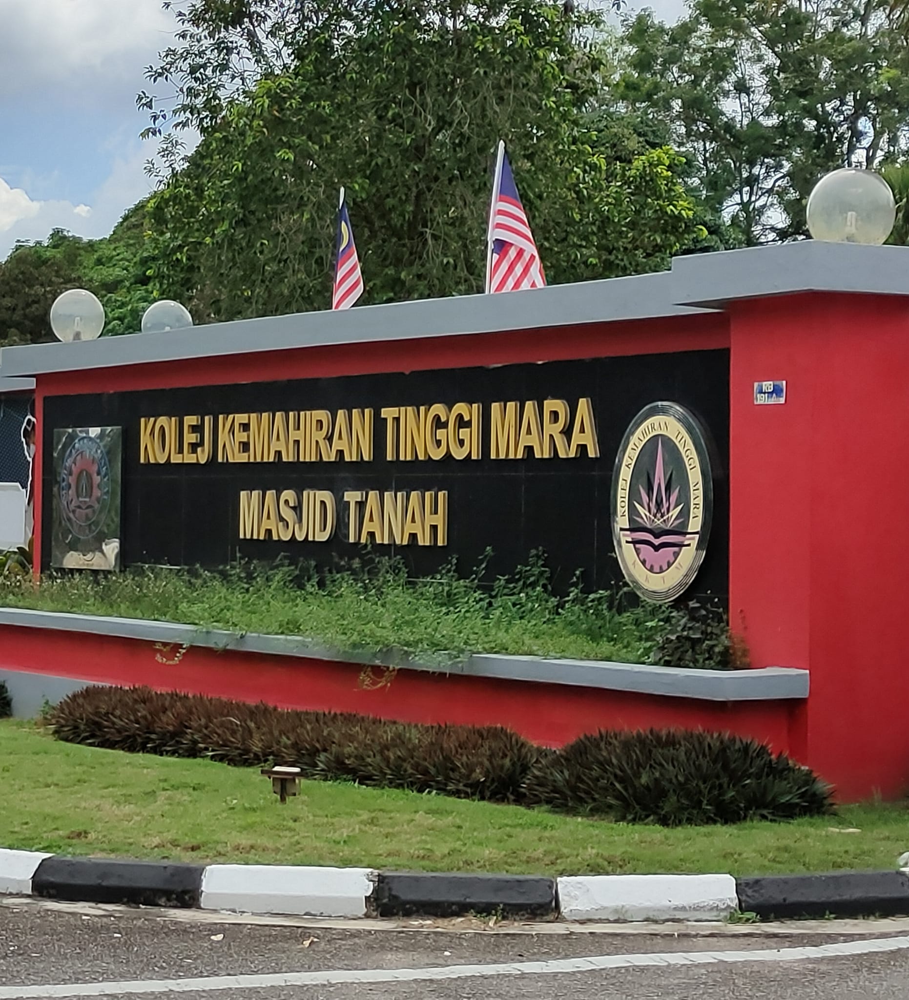 SYARAT... - Kolej Kemahiran Tinggi MARA Masjid Tanah, Melaka