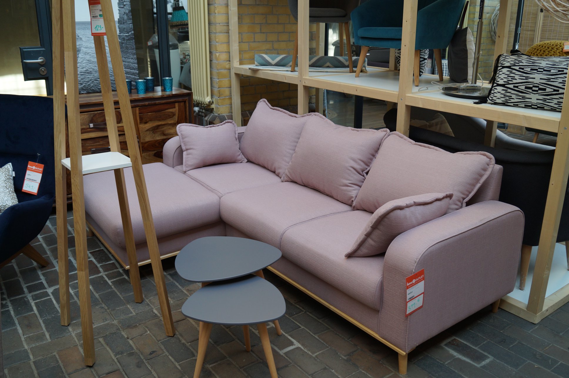 Designermöbel mit bis zu 70% Rabatt? Das findest Du im home24 OUTLET STORE in Berlin! Wir verkaufen Einzelstücke aus dem home24.de-Sortiment zu einem unschlagbaren Preis-Leistungsverhältnis. Und das b