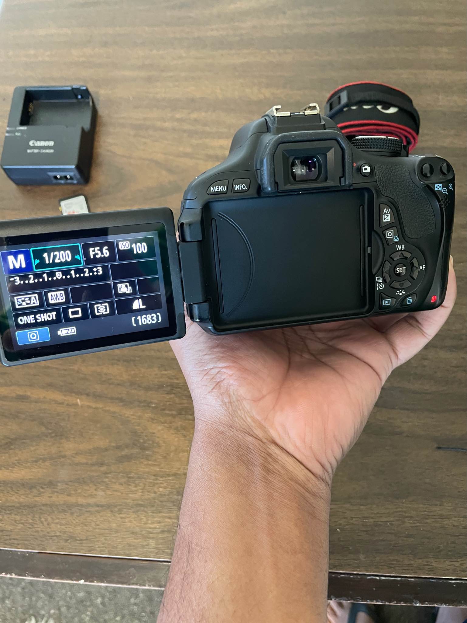 Canon 600D DSLR camera with 18-55 zooming lens - Cameras - Wellington ...