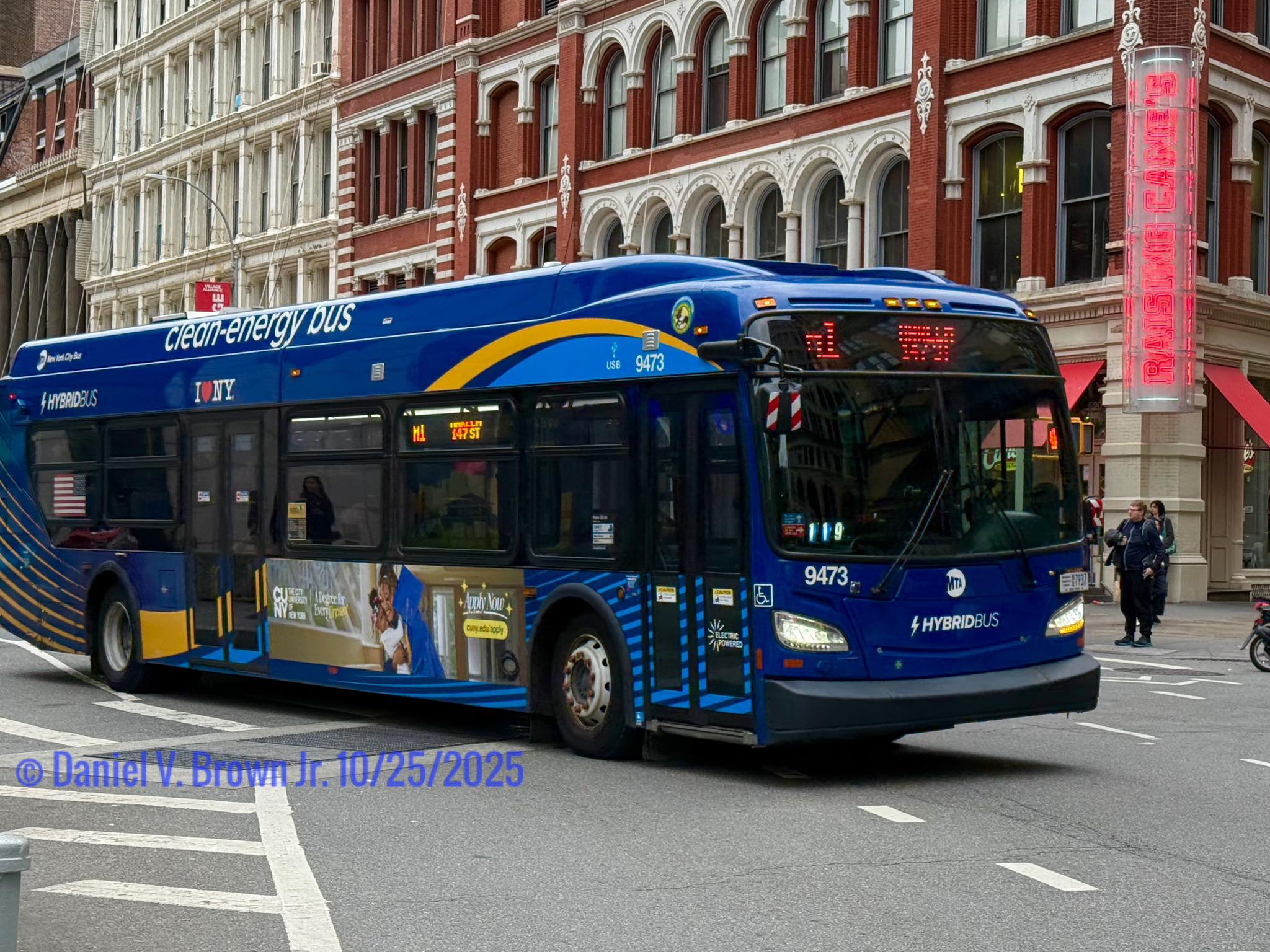 2022 NFI Xcelsior XDE40 HEV bus in Manhattan | New York City, NY