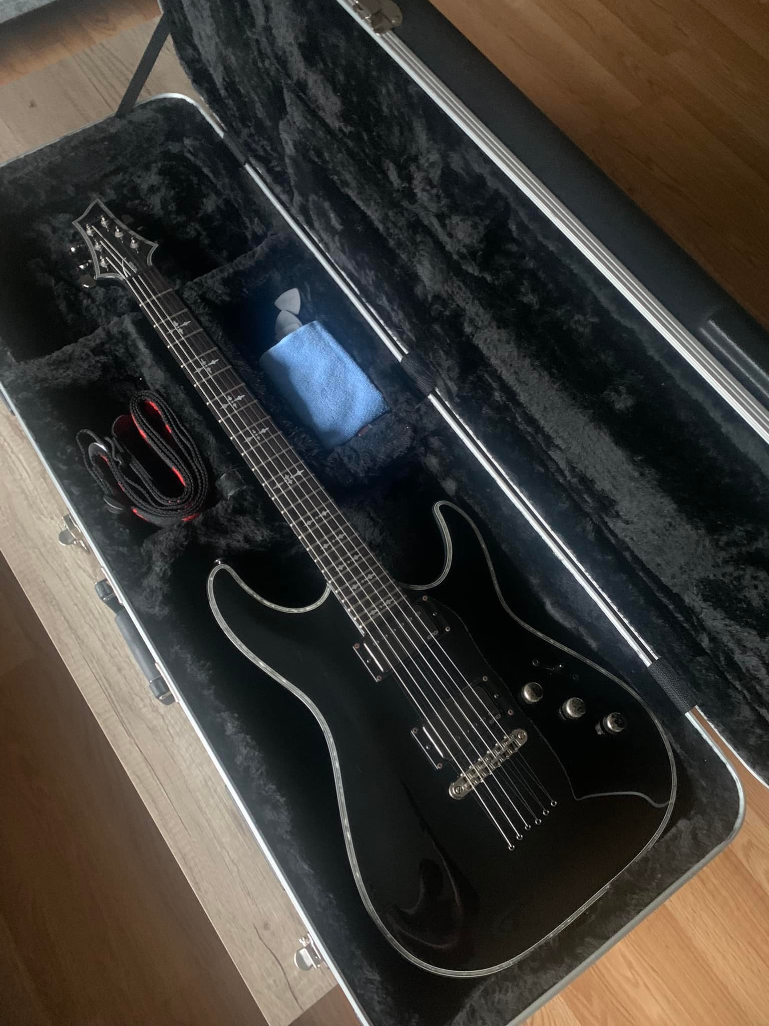 Schecter Hellraiser C-1 guitar with EMG James Hetfield pickups