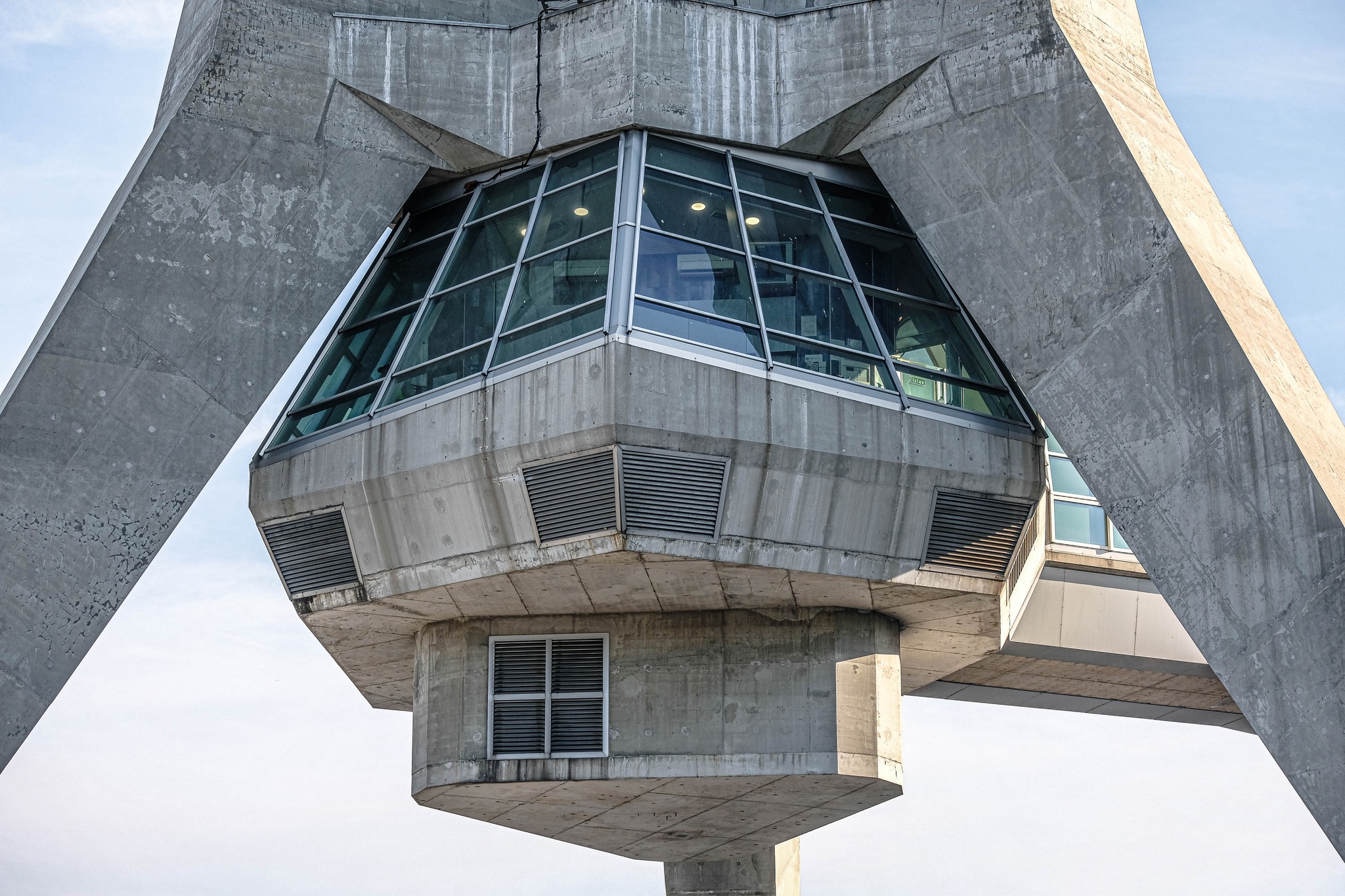 Soc - ”Socialist Modernism in Former Yugoslavia”, the third photo album ...