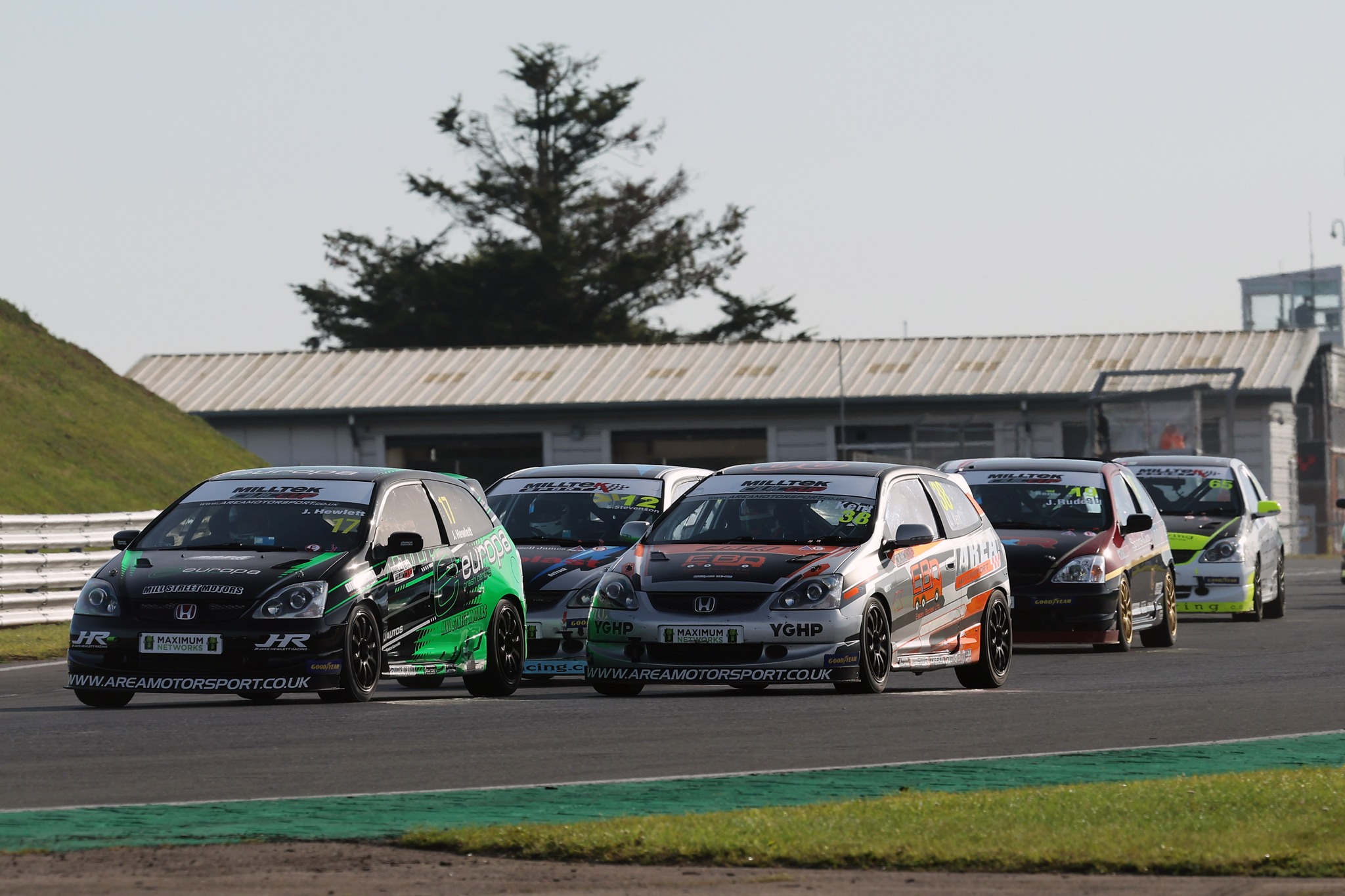 Civic - ⏱ BRANDS HATCH FINALE LIVE TIMING ⏱ We have two on-track ...