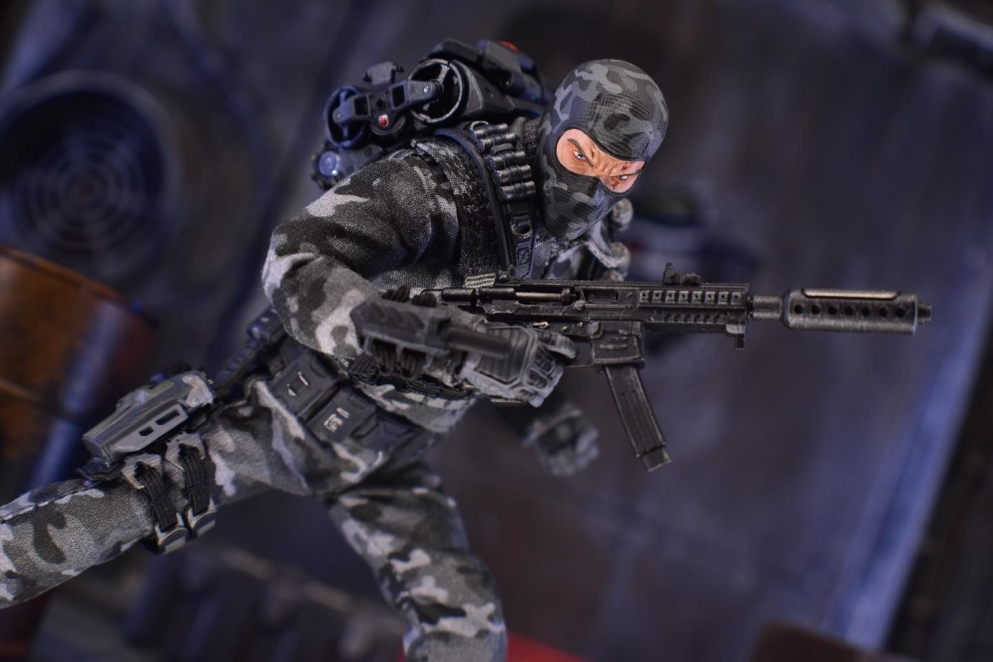 Mezco One:12 Collective G.I. Joe Cobra Saboteur FIREFLY https 
