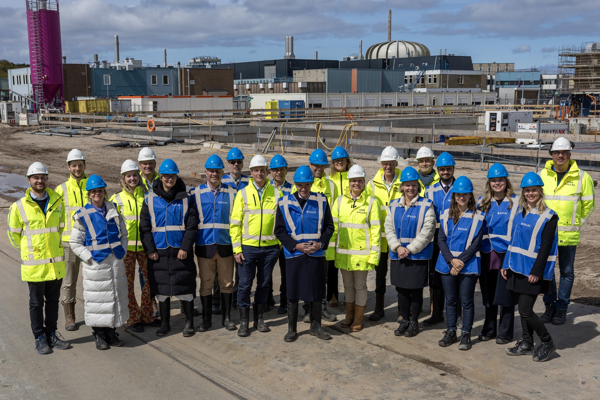 INVAP - EL DIRECTOR DE LA IAEA RECORRIÓ EL SITIO DE...