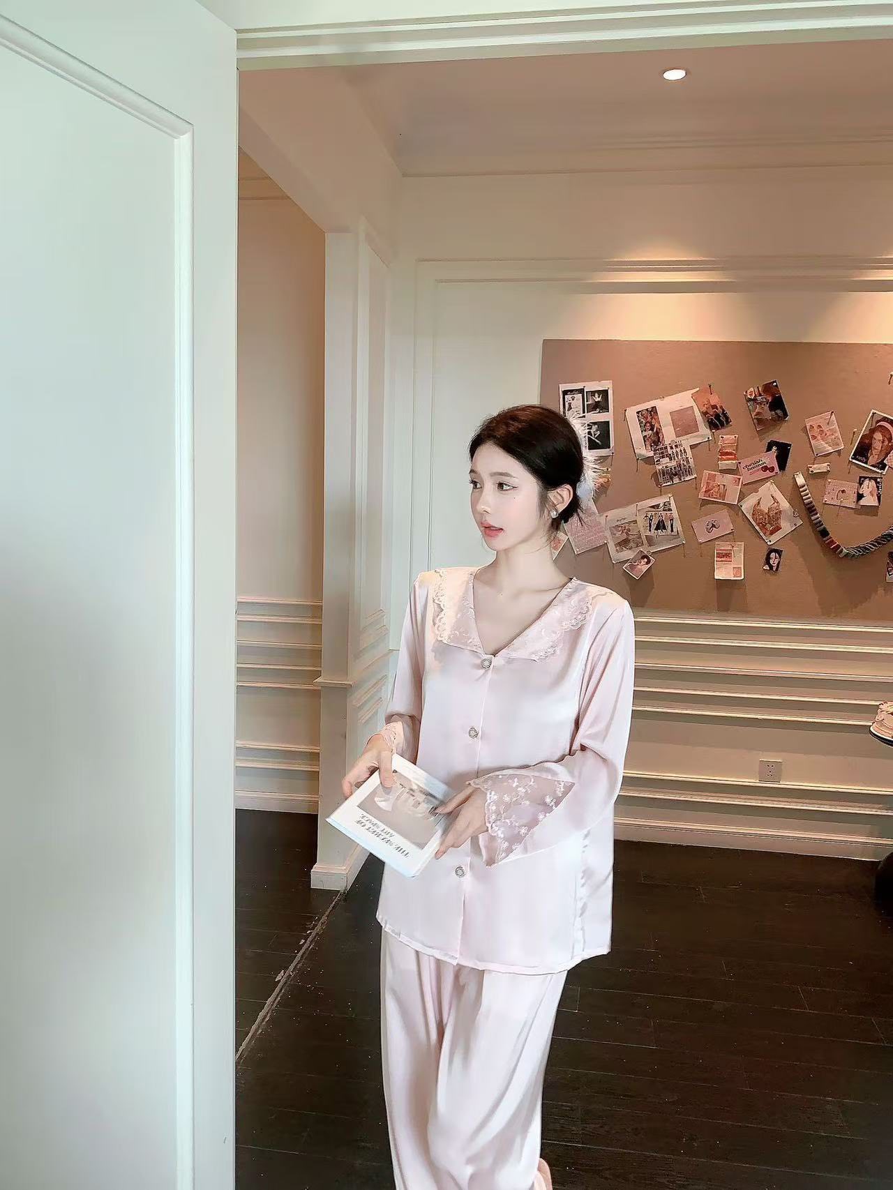 KOCHI - 好美丽好美丽！🦋🌼 太仙啦🦋 🧚‍♀️🦢好美的一款～面料冰丝的 舒服高级感！拼接蕾丝的说～ 整个上身好好看 冰丝的面料也很行啊 ...