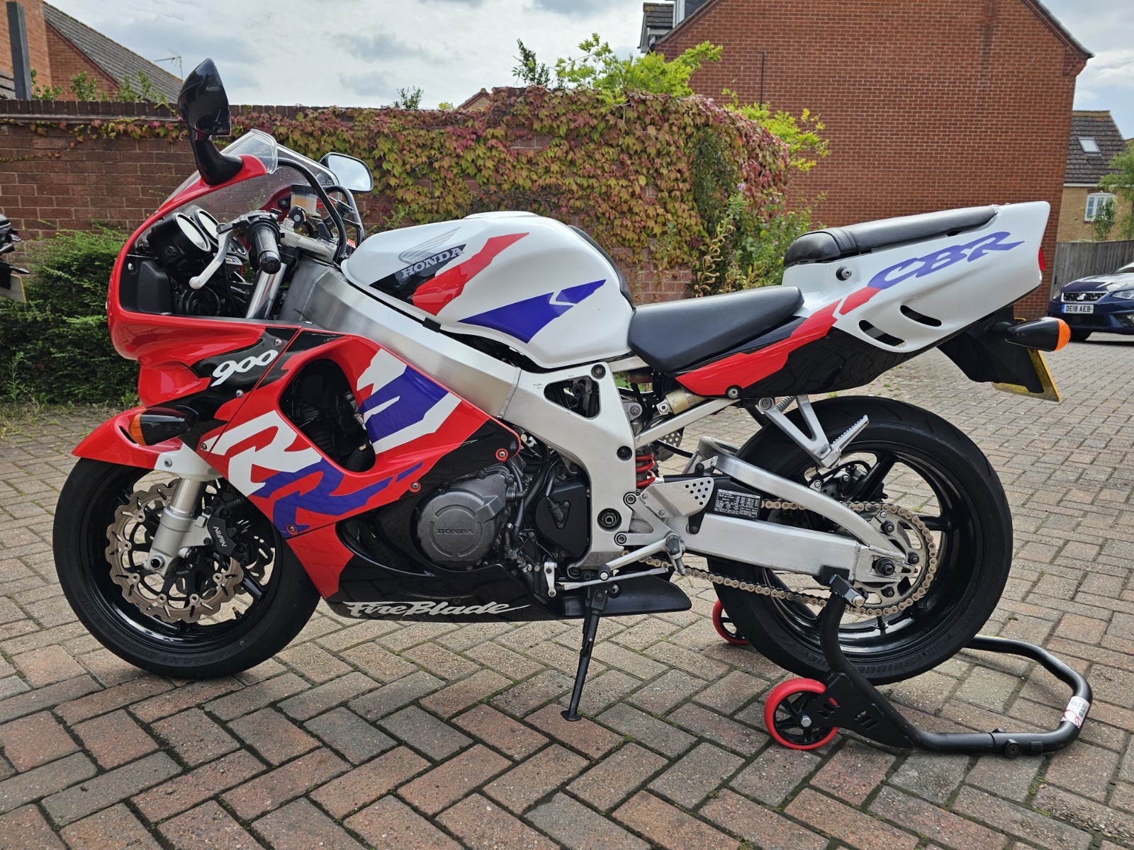 Incredible Honda Fireblade at 20 years old