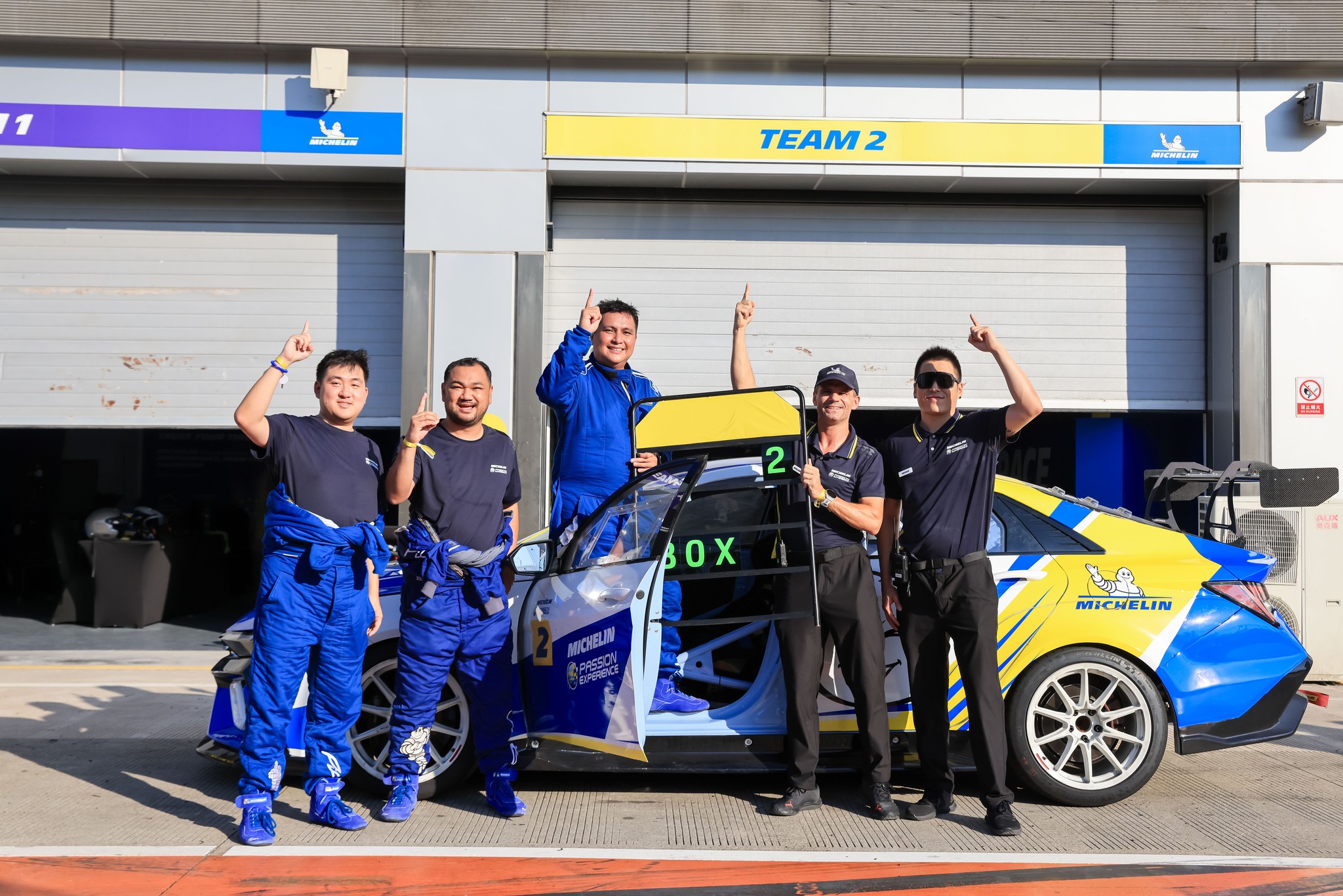 Team Ridemax -... - Team Ridemax - Michelin Tires Philippines